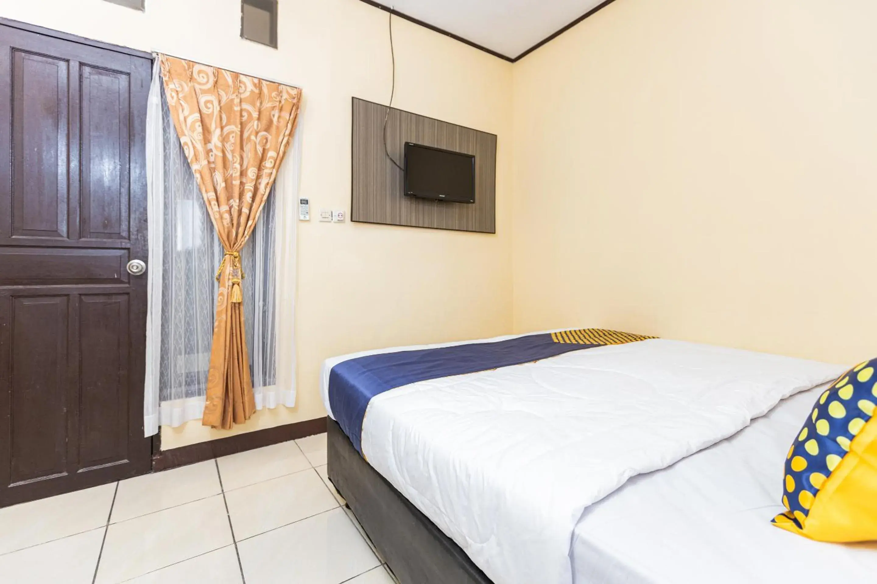 Bedroom, Bed in Hotel O Pondok Ripuji Bedroom, Bed in Hotel O Pondok Ripuji