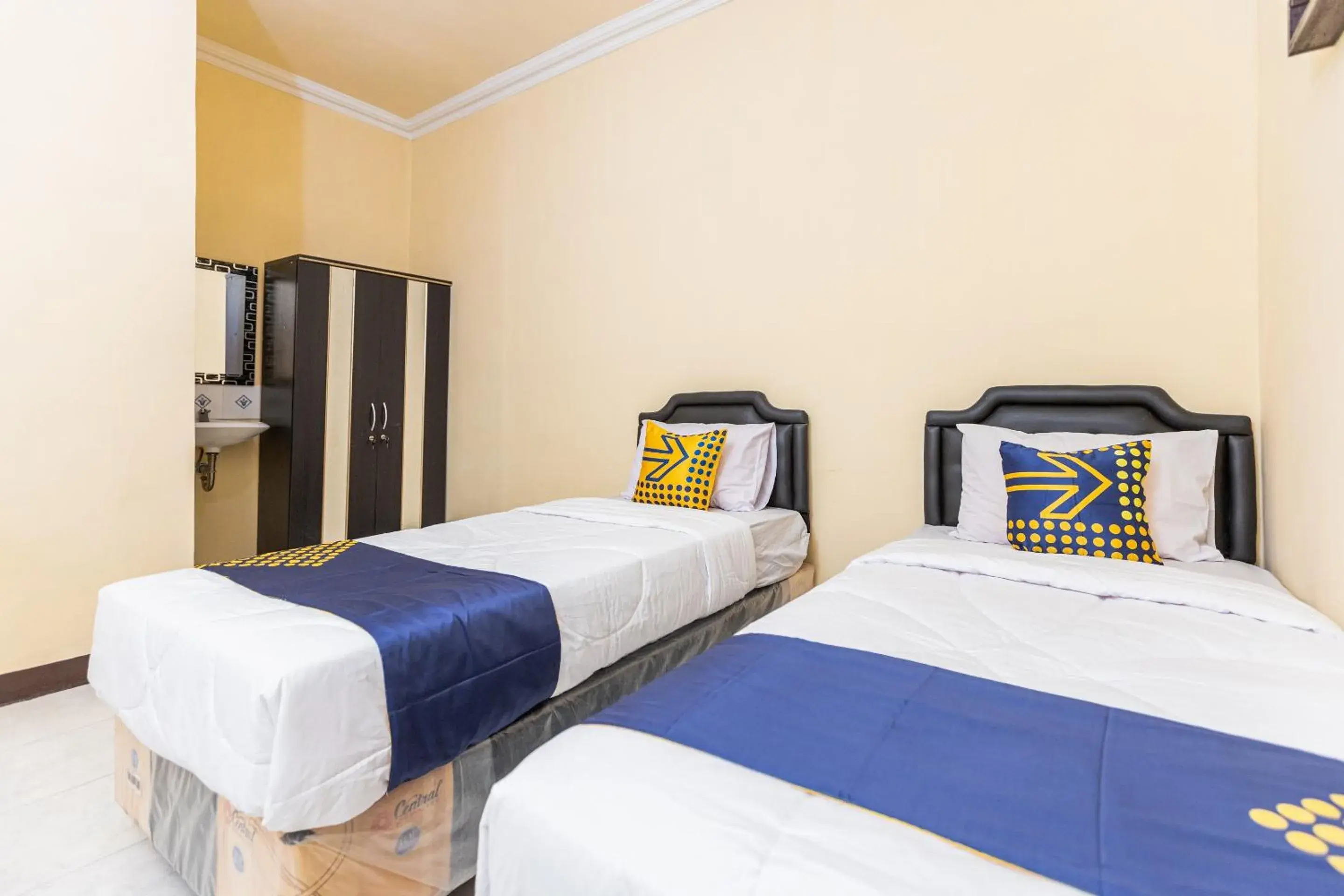 Bedroom in Hotel O Pondok Ripuji Bedroom in Hotel O Pondok Ripuji