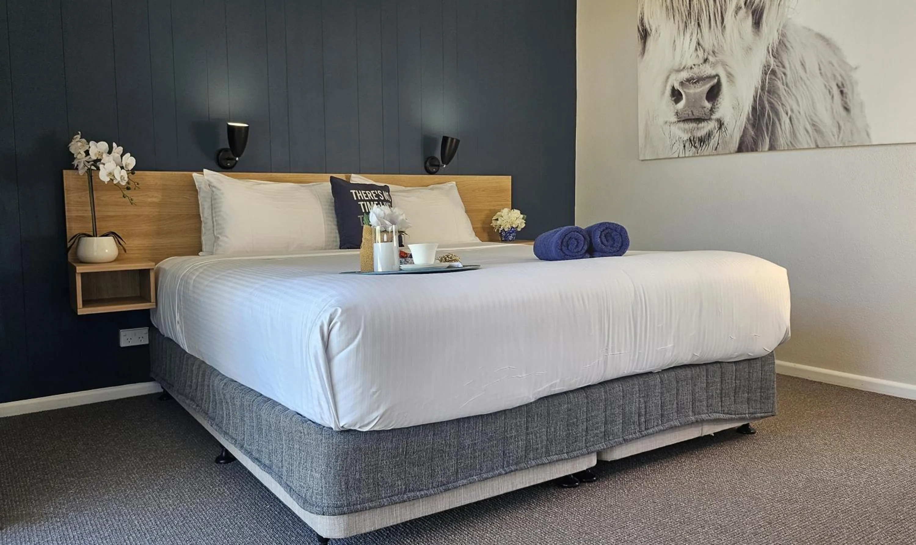 Bed in Billabong Motel