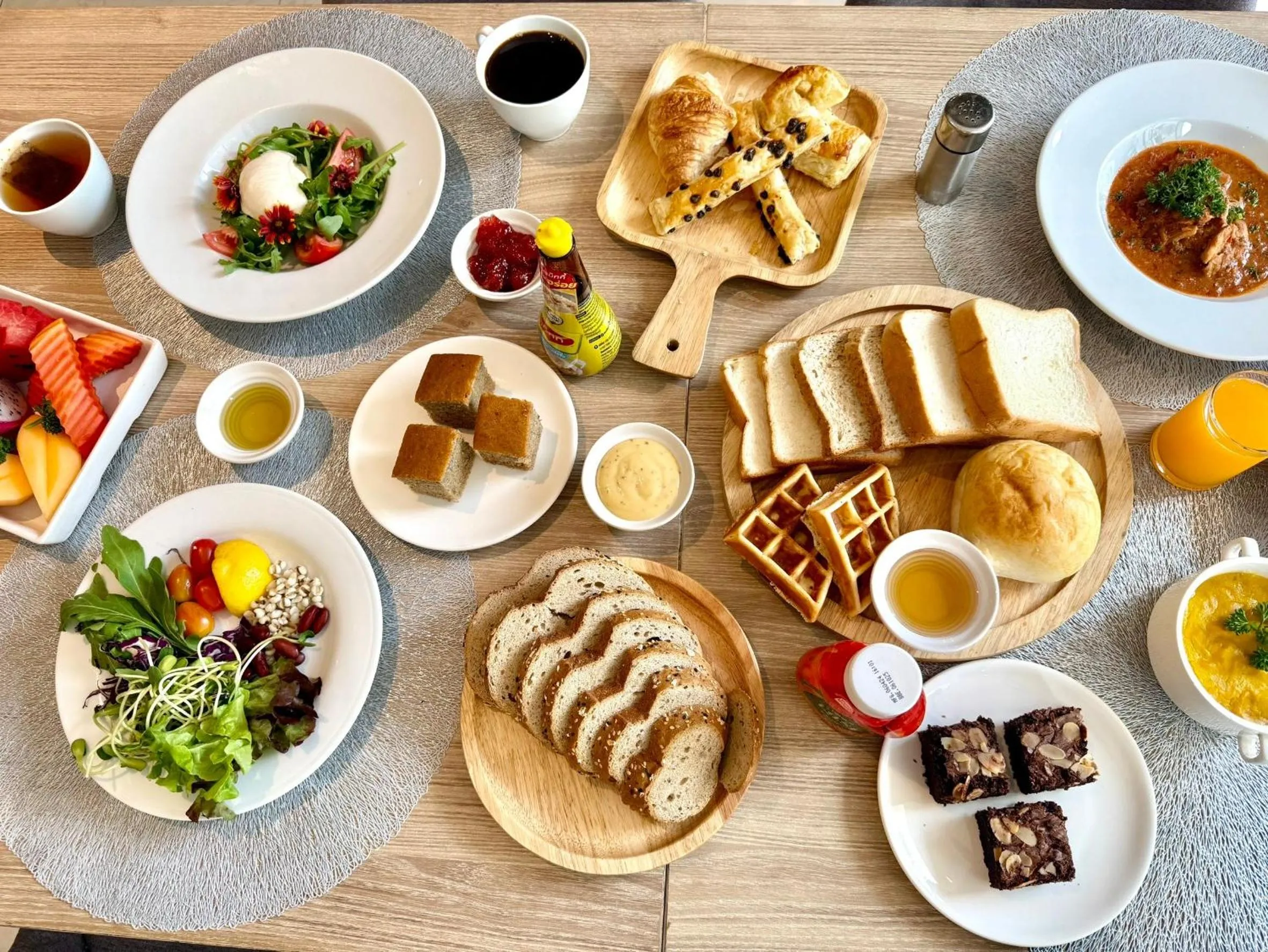 Breakfast in Canalis Suvarnabhumi Airport Hotel