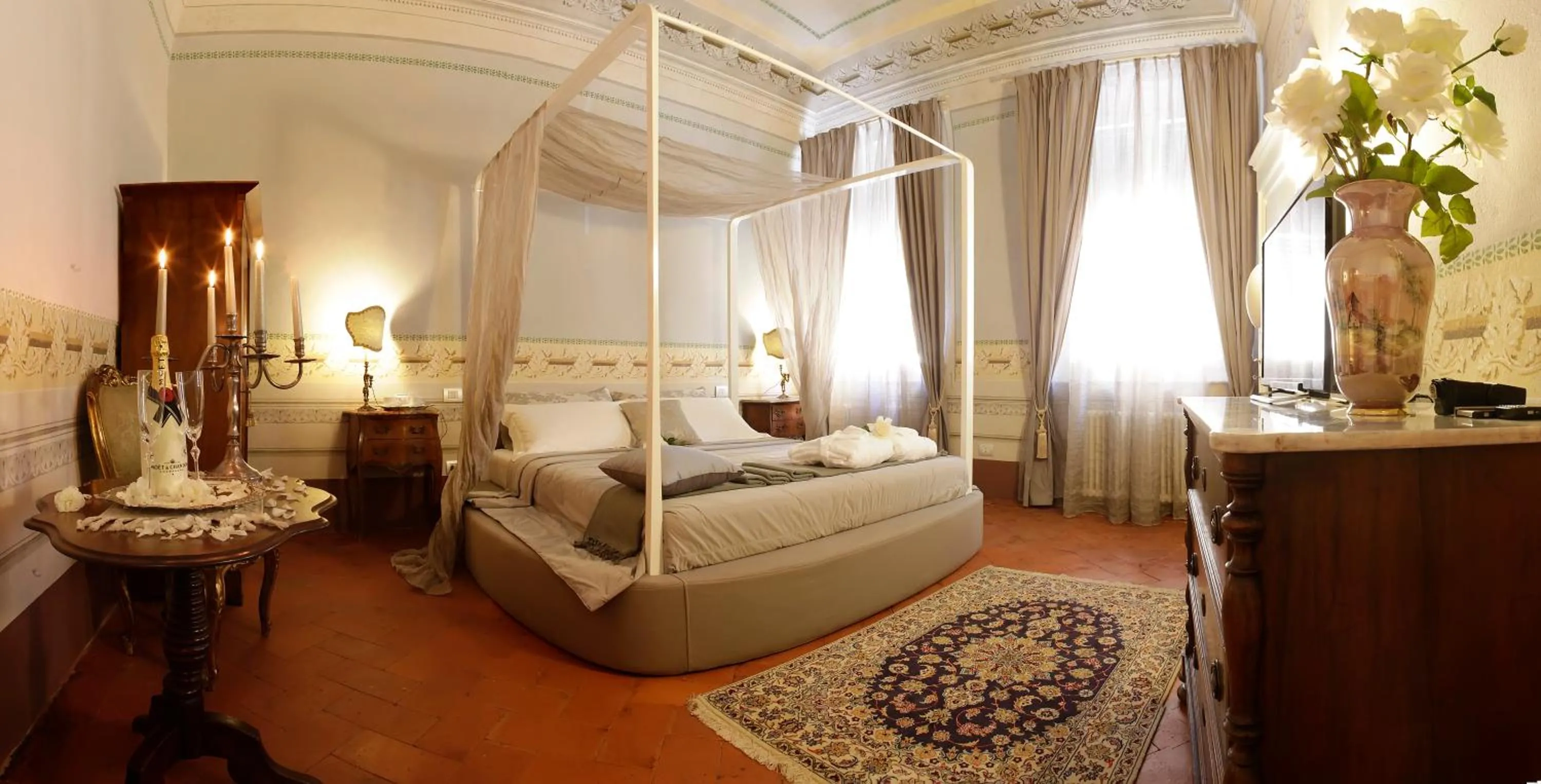 Double Room with Four Poster Bed in Residenza D'Epoca -Santa Caterina