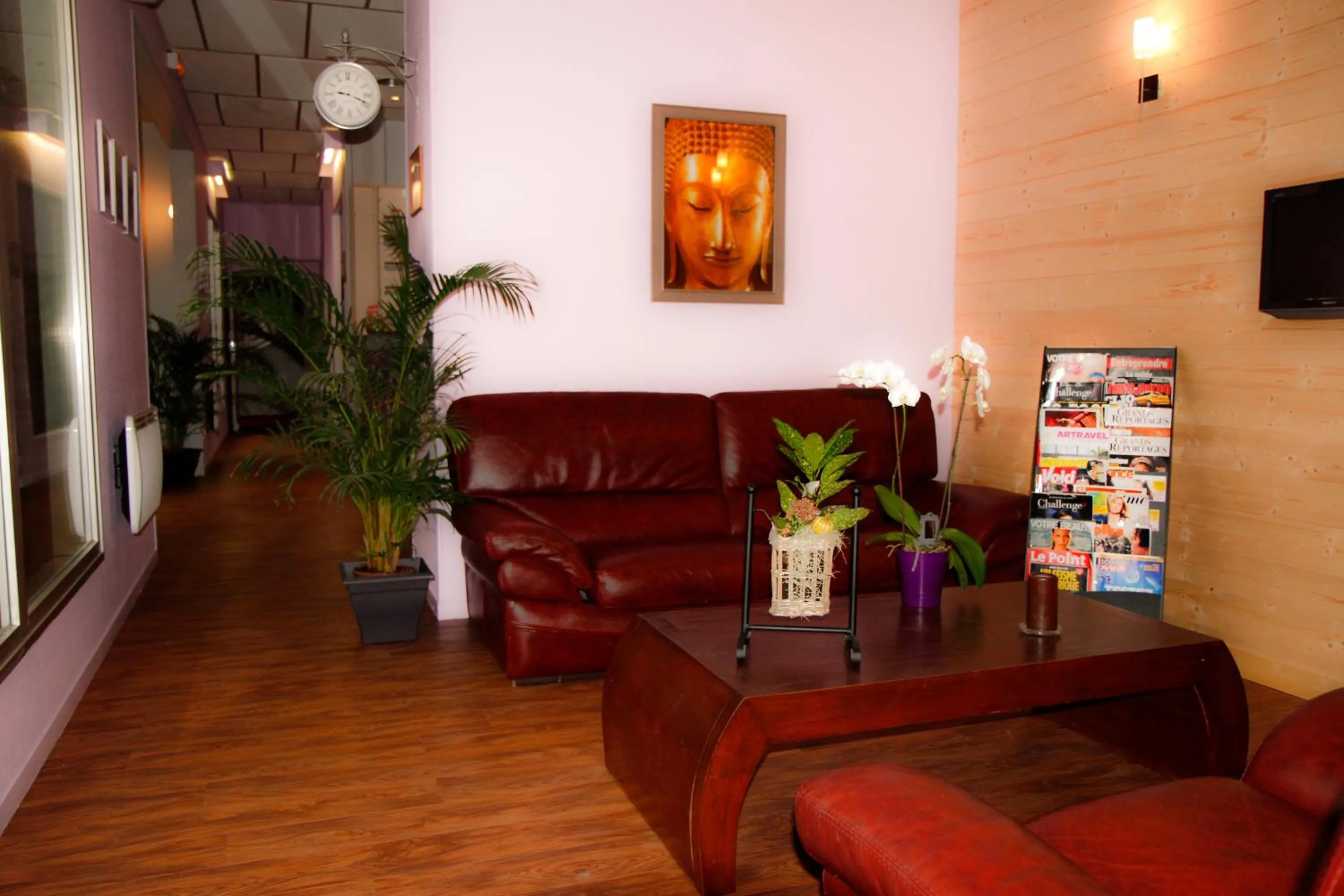 Living room in Hotel - Restaurant du Lac - Agen