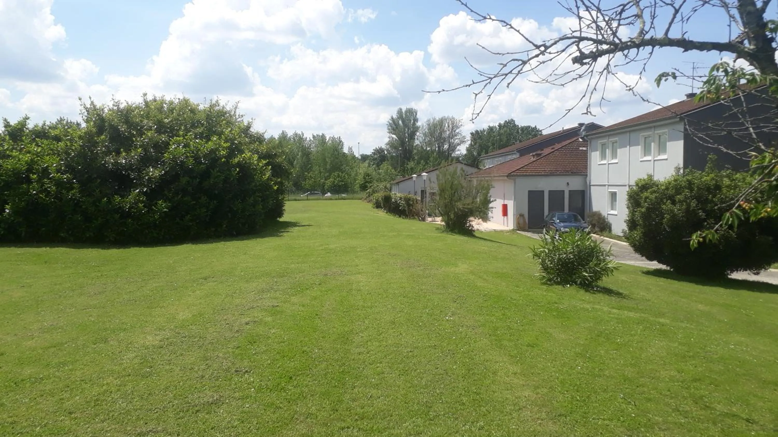Garden in Hotel - Restaurant du Lac - Agen
