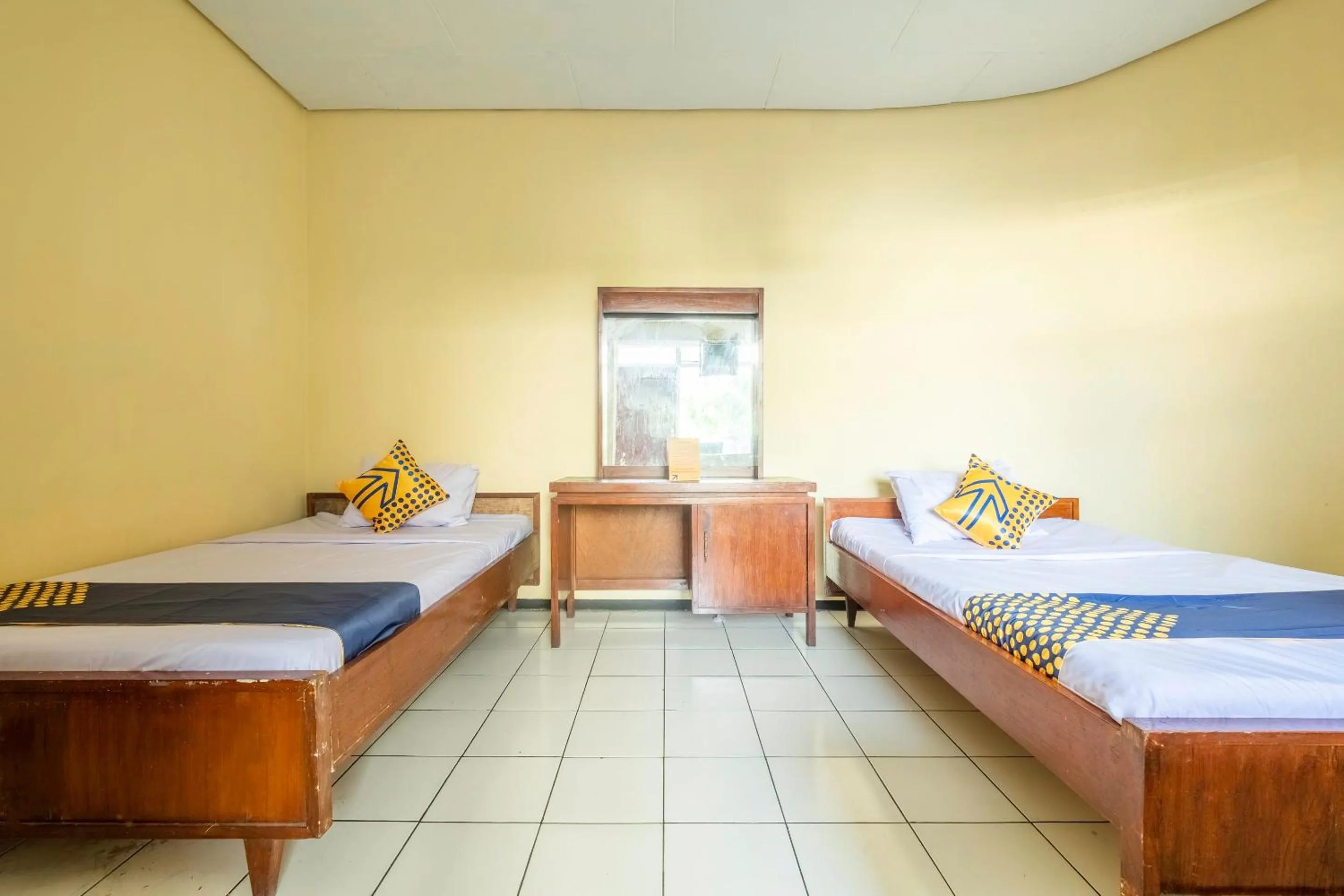 Bedroom in SPOT ON 1970 Hotel Priangan