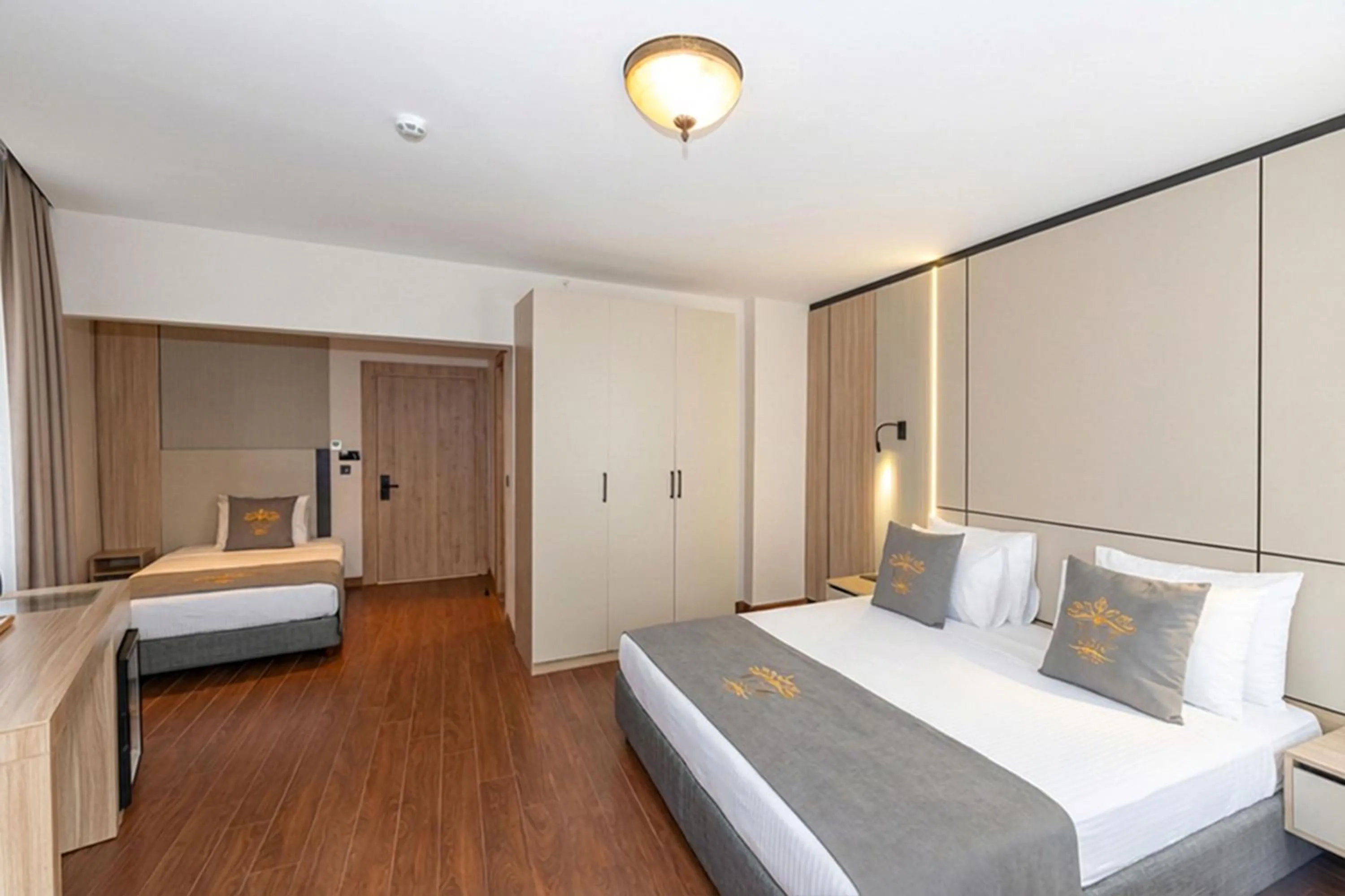 Photo of the whole room, Bed in Yez Boutique Hotel