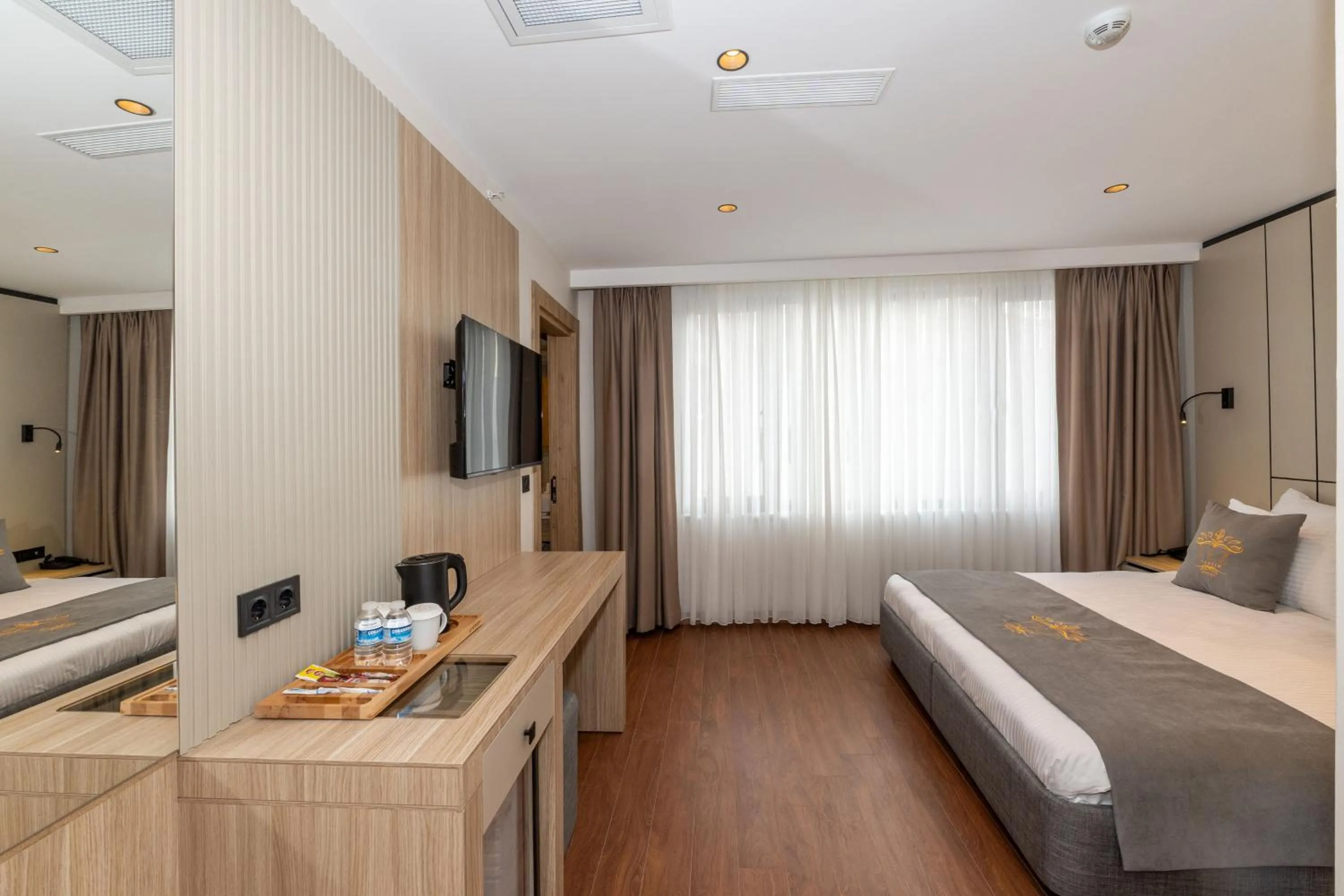Photo of the whole room, Bed in Yez Boutique Hotel