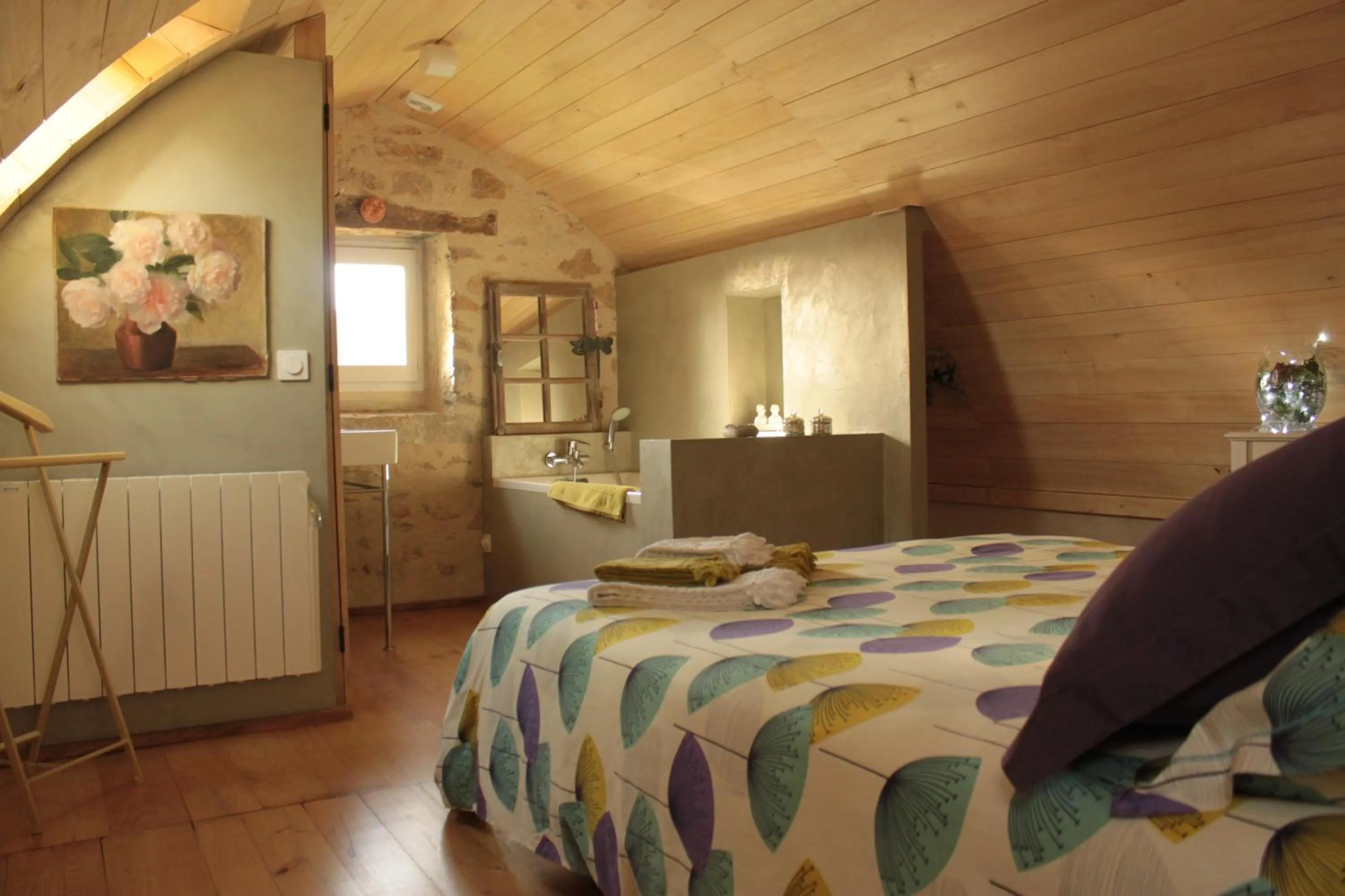 Photo of the whole room, Bed in Domaine Le Broual