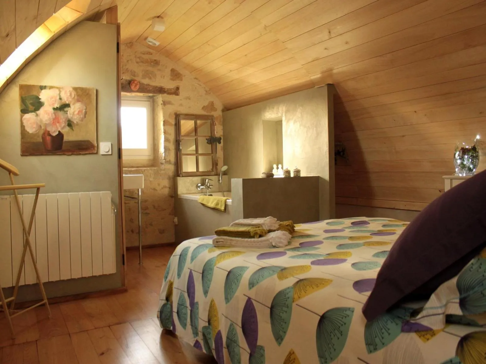 Photo of the whole room, Bed in Domaine Le Broual