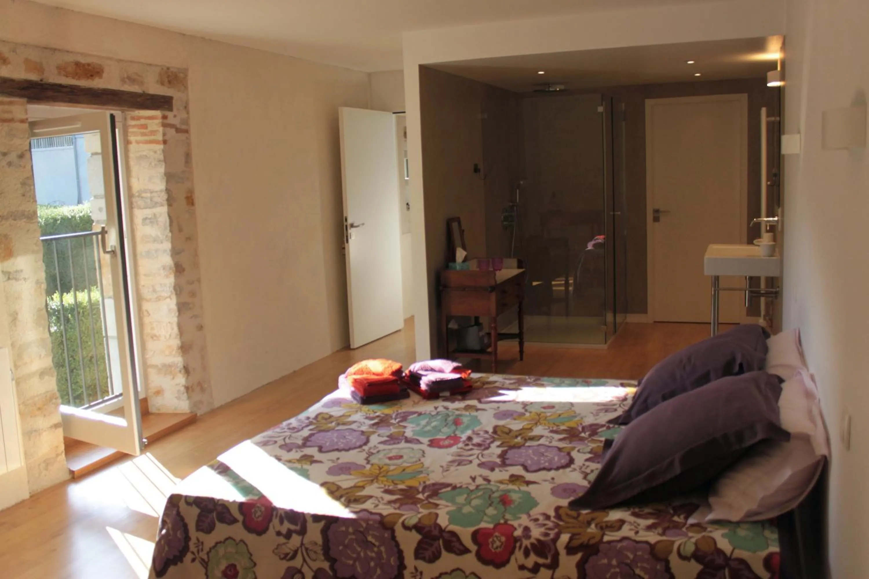 Bathroom, Bed in Domaine Le Broual