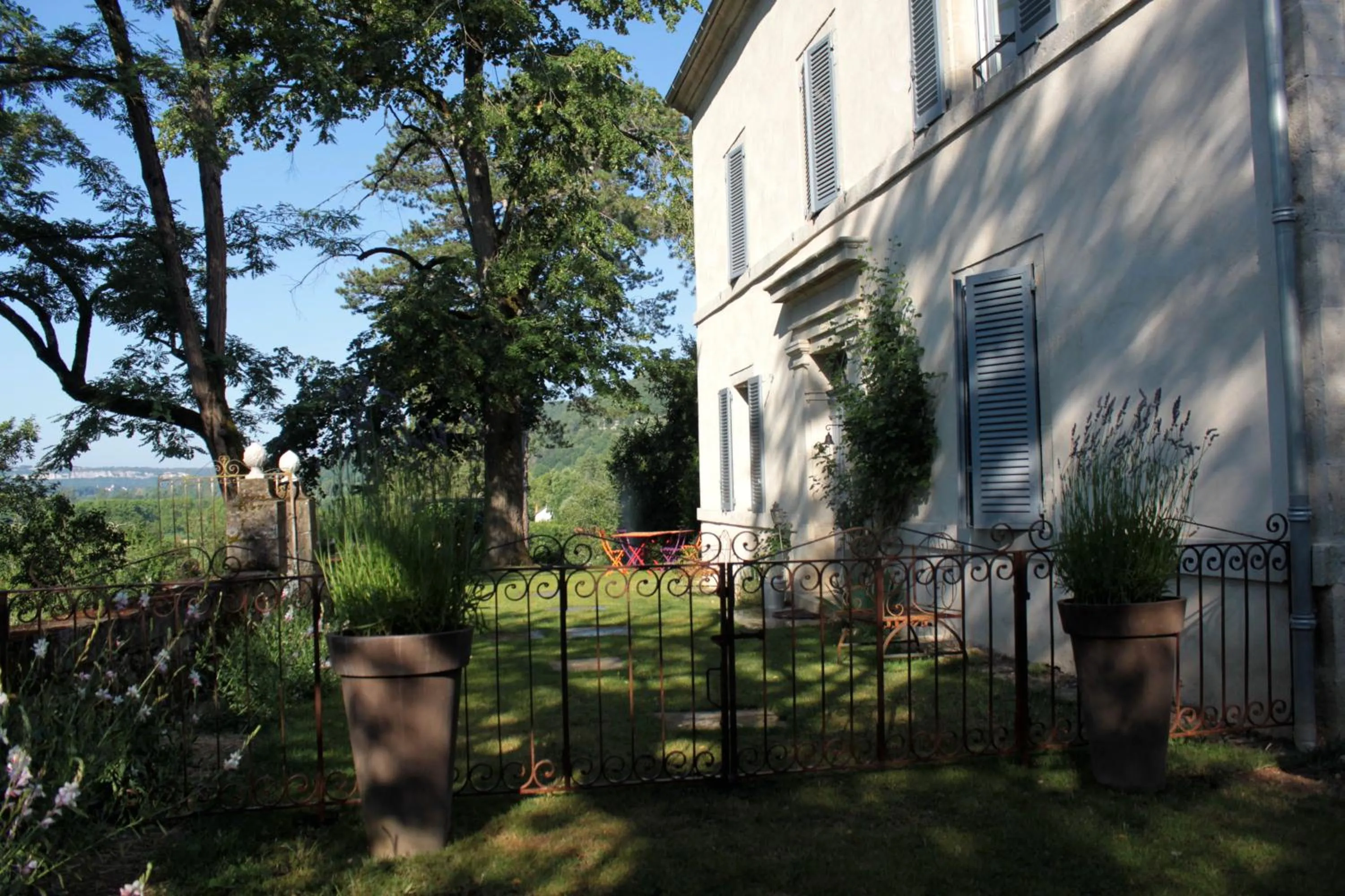 Facade/entrance in Domaine Le Broual