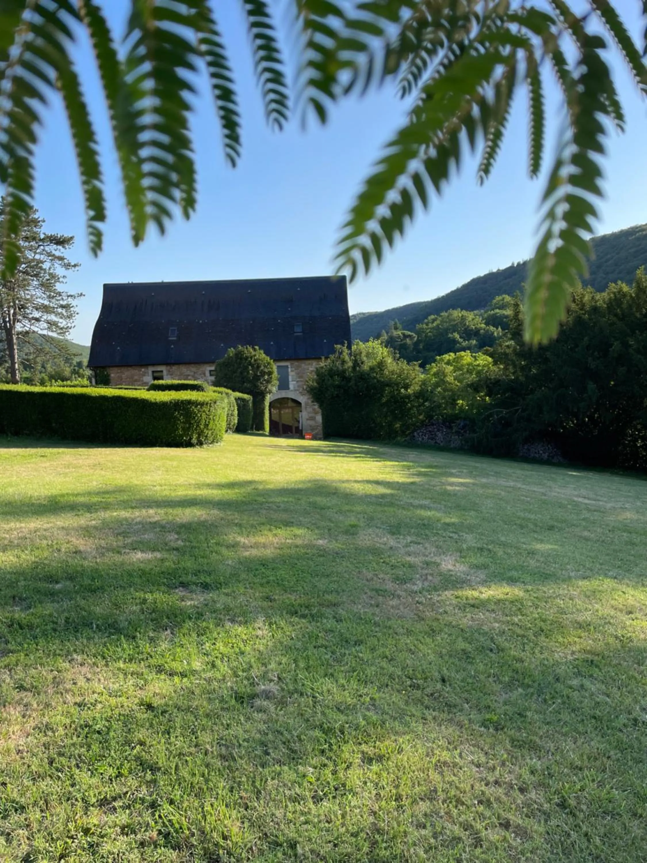 Pool view in Domaine Le Broual
