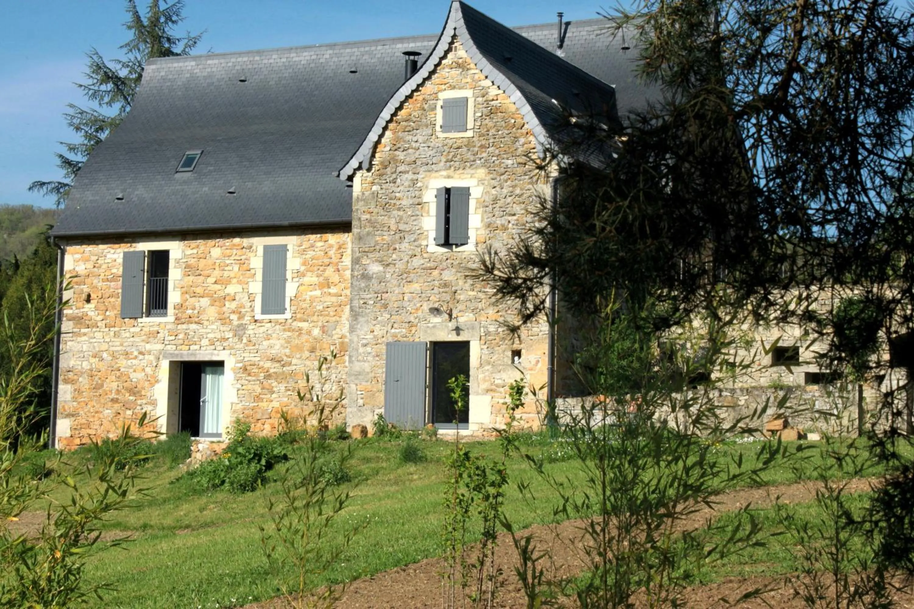Facade/entrance in Domaine Le Broual