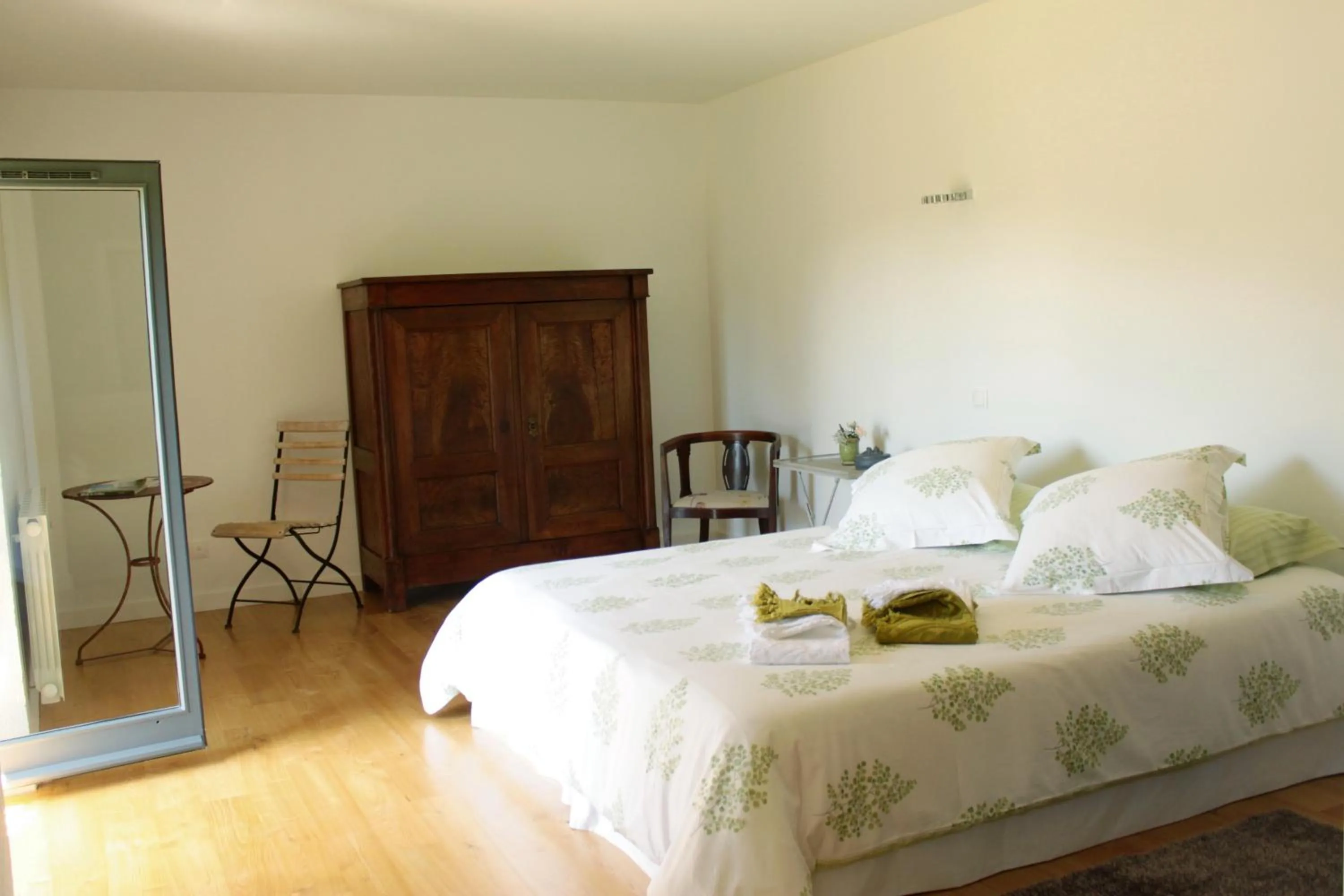 Bedroom, Bed in Domaine Le Broual