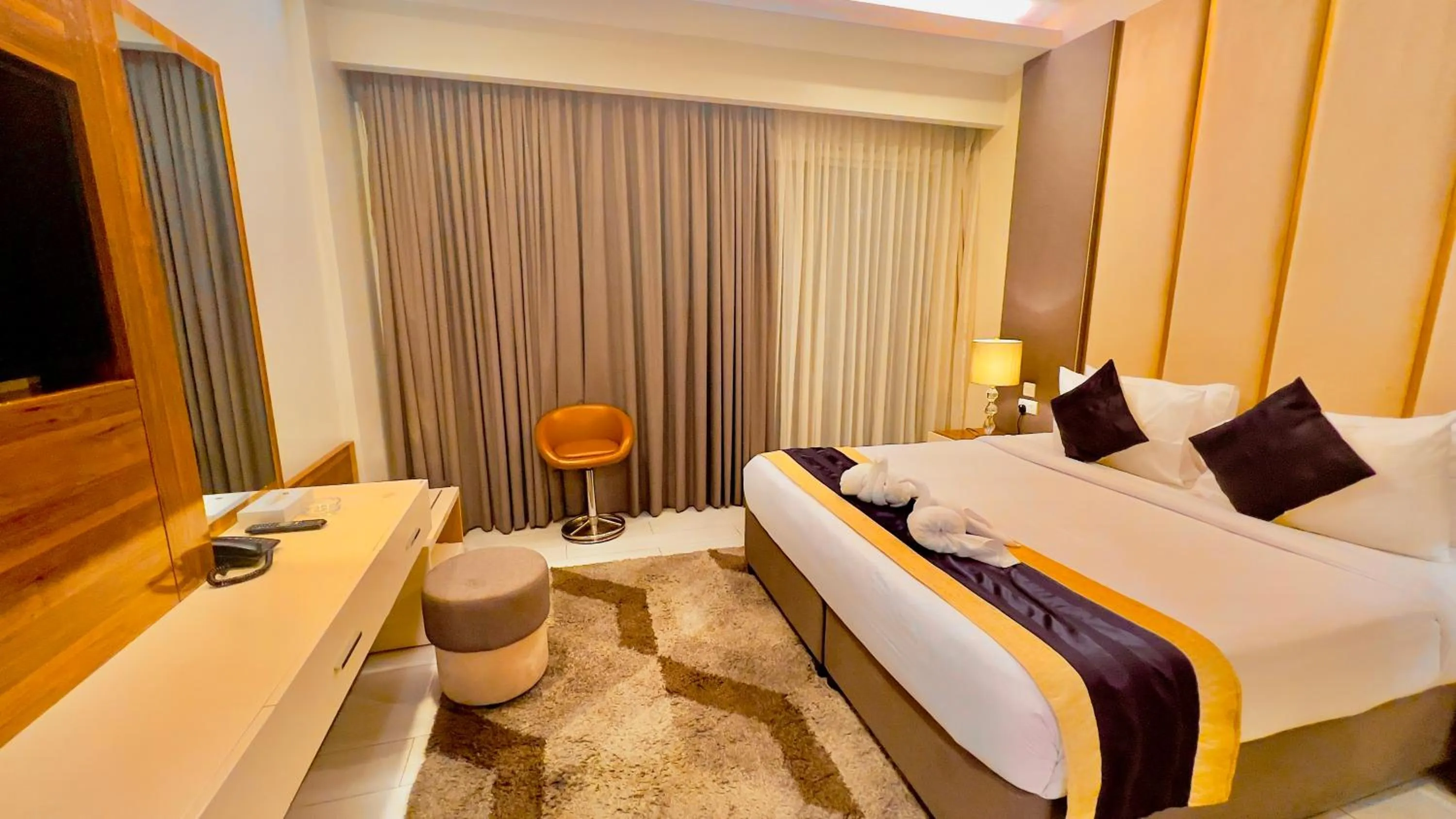 Bedroom, Bed in BW Suites & Spa