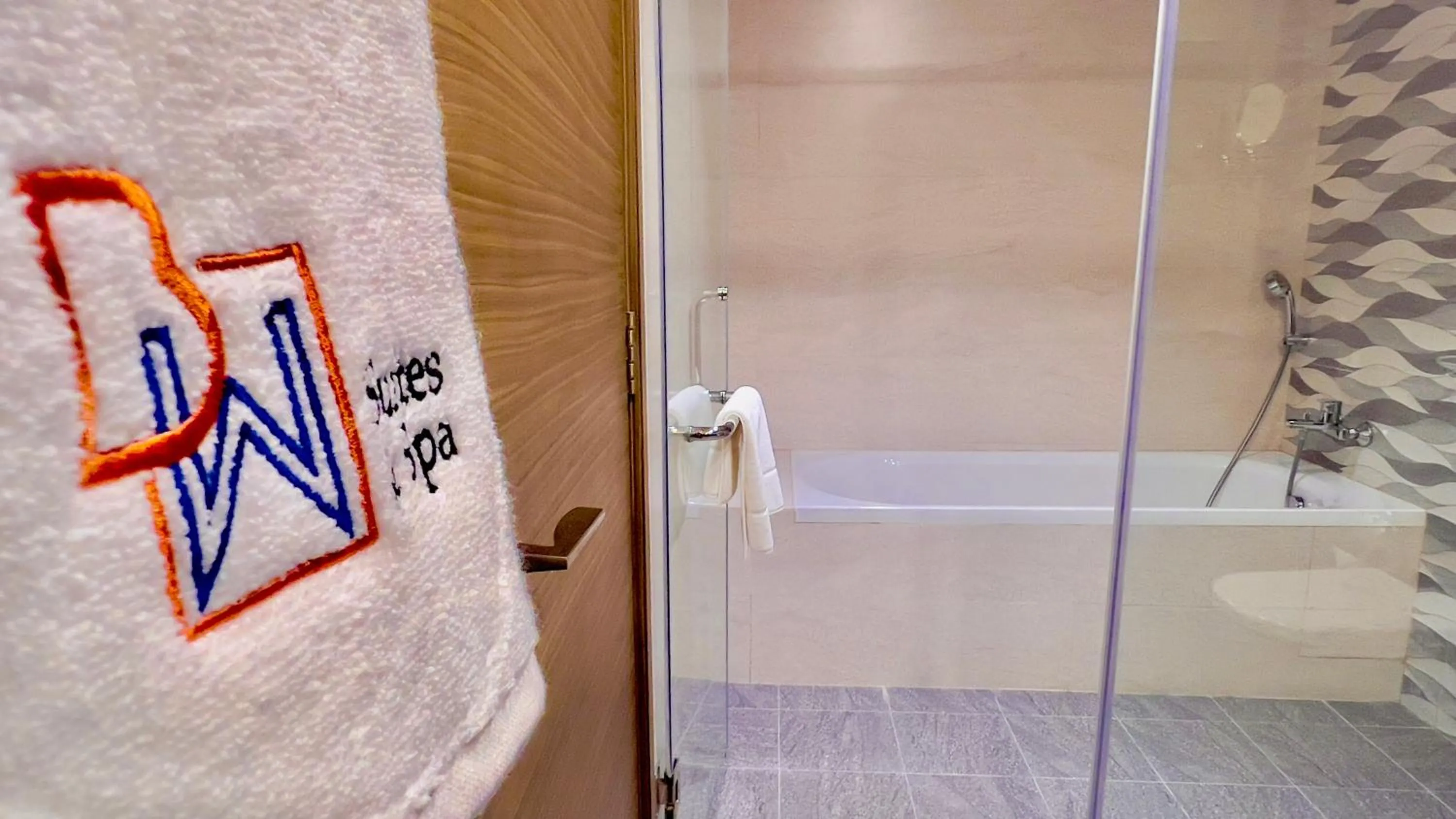 Bathroom in BW Suites & Spa