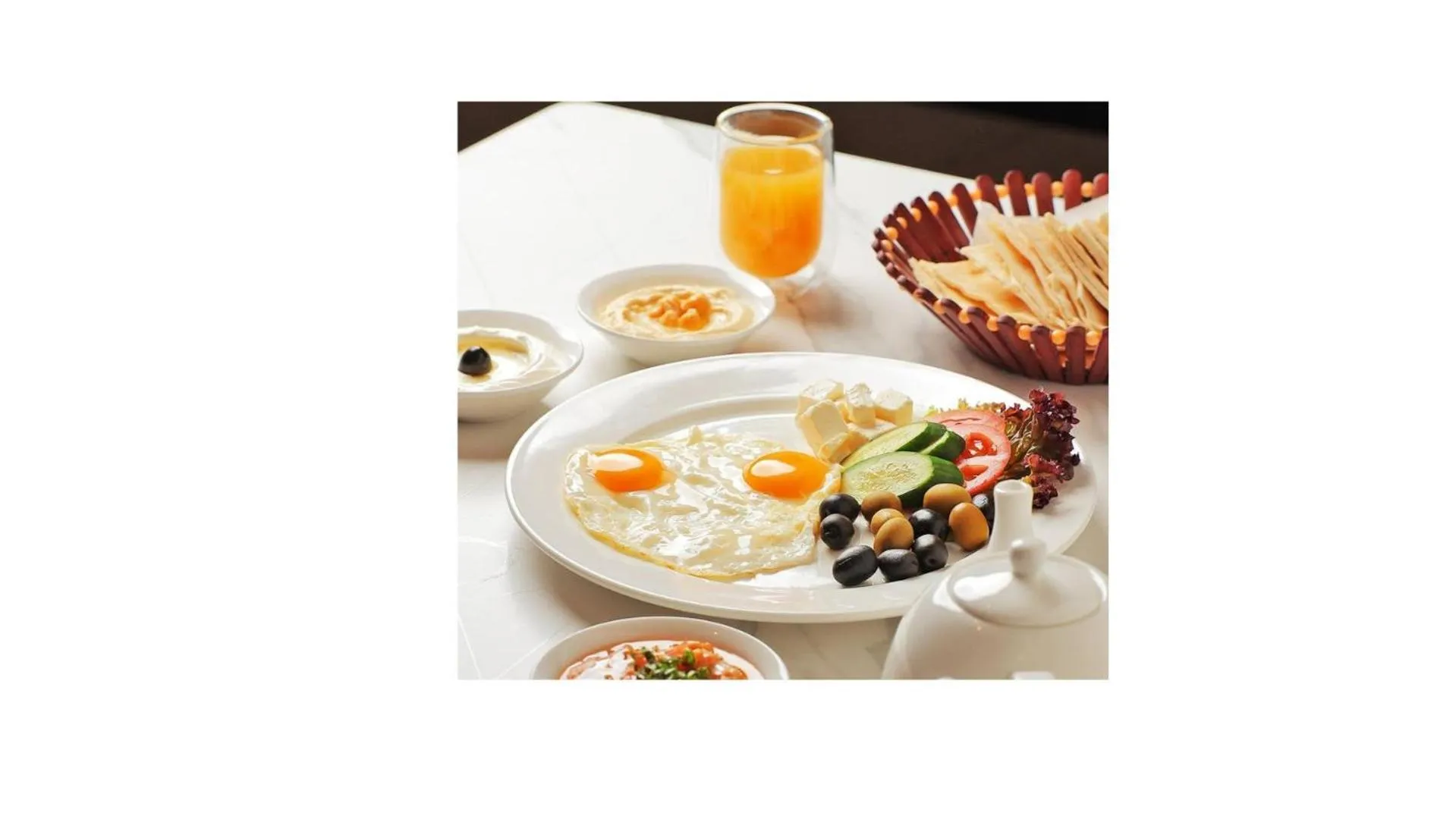 Breakfast in BW Suites & Spa