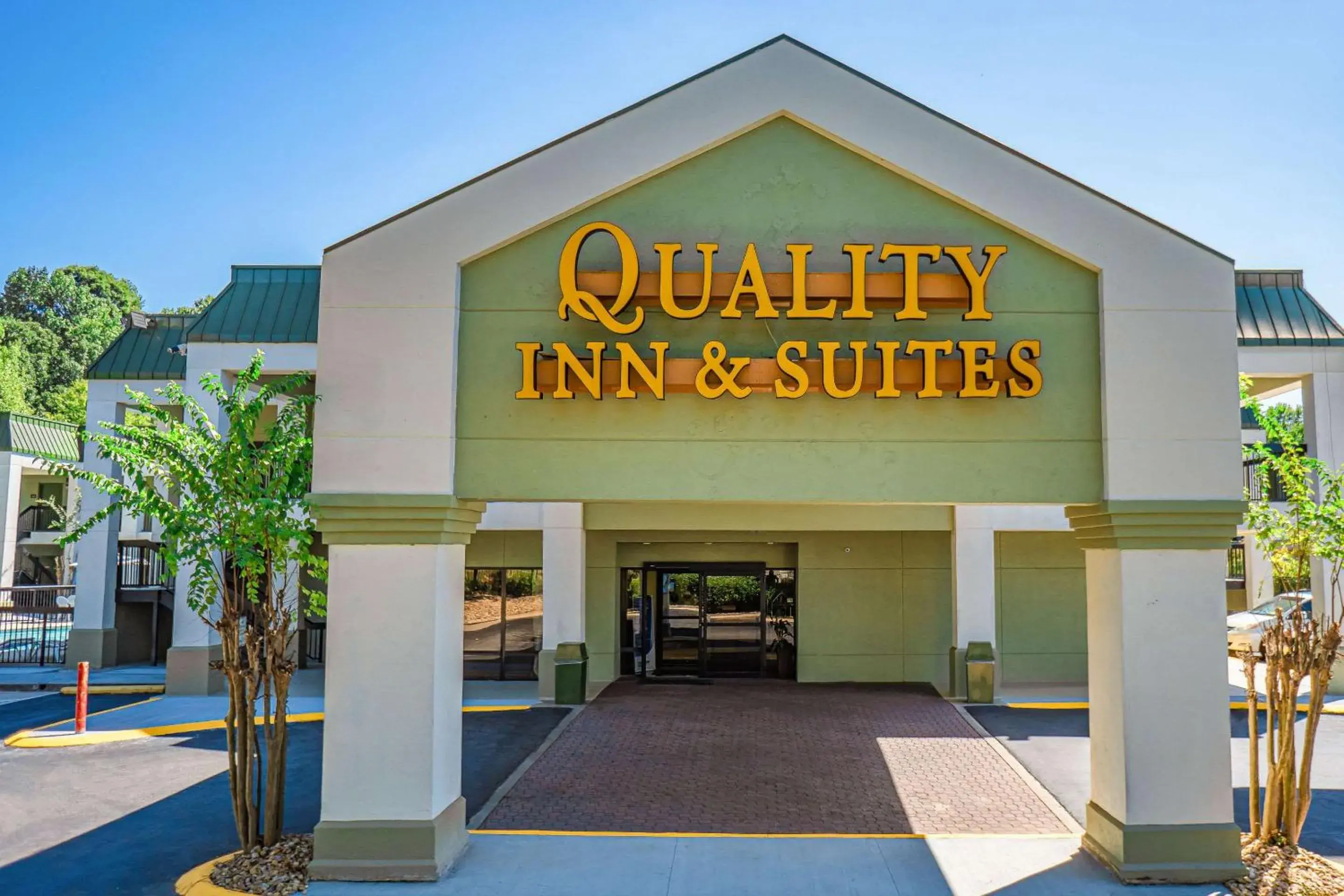 Property building in Quality Inn & Suites near Six Flags - Austell Property building in Quality Inn & Suites near Six Flags - Austell