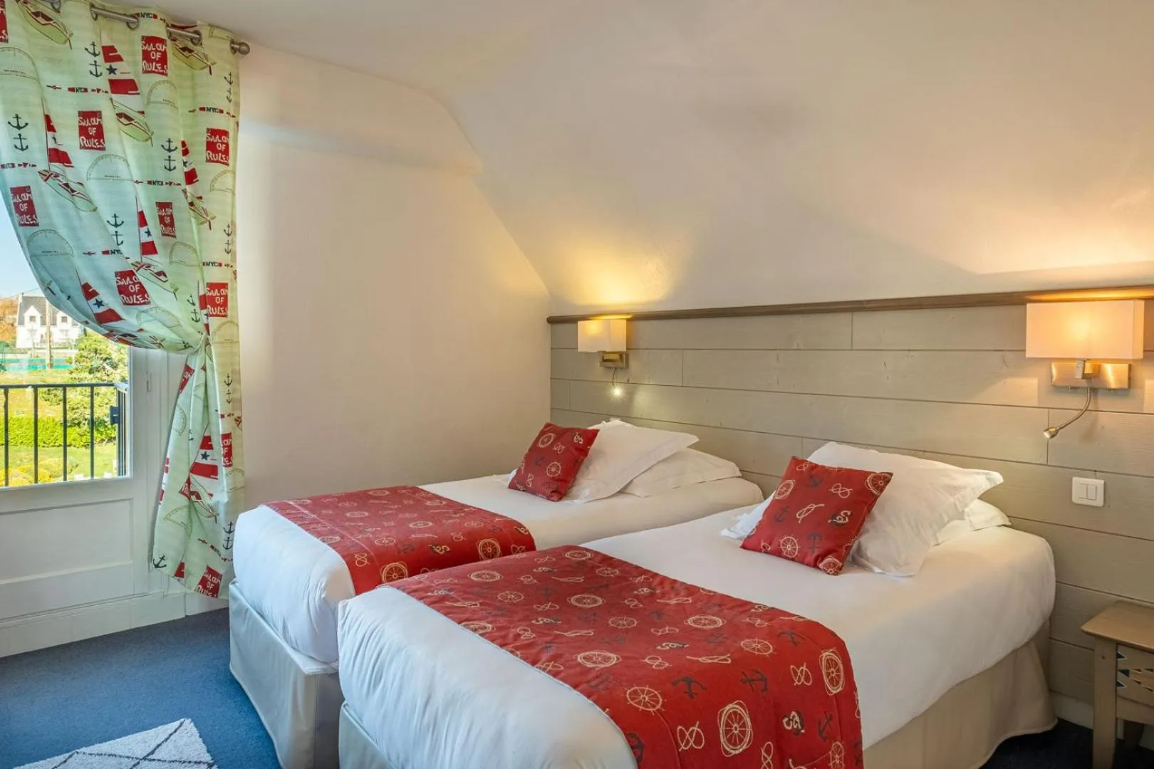 Bed in Hotel Restaurant De La Plage