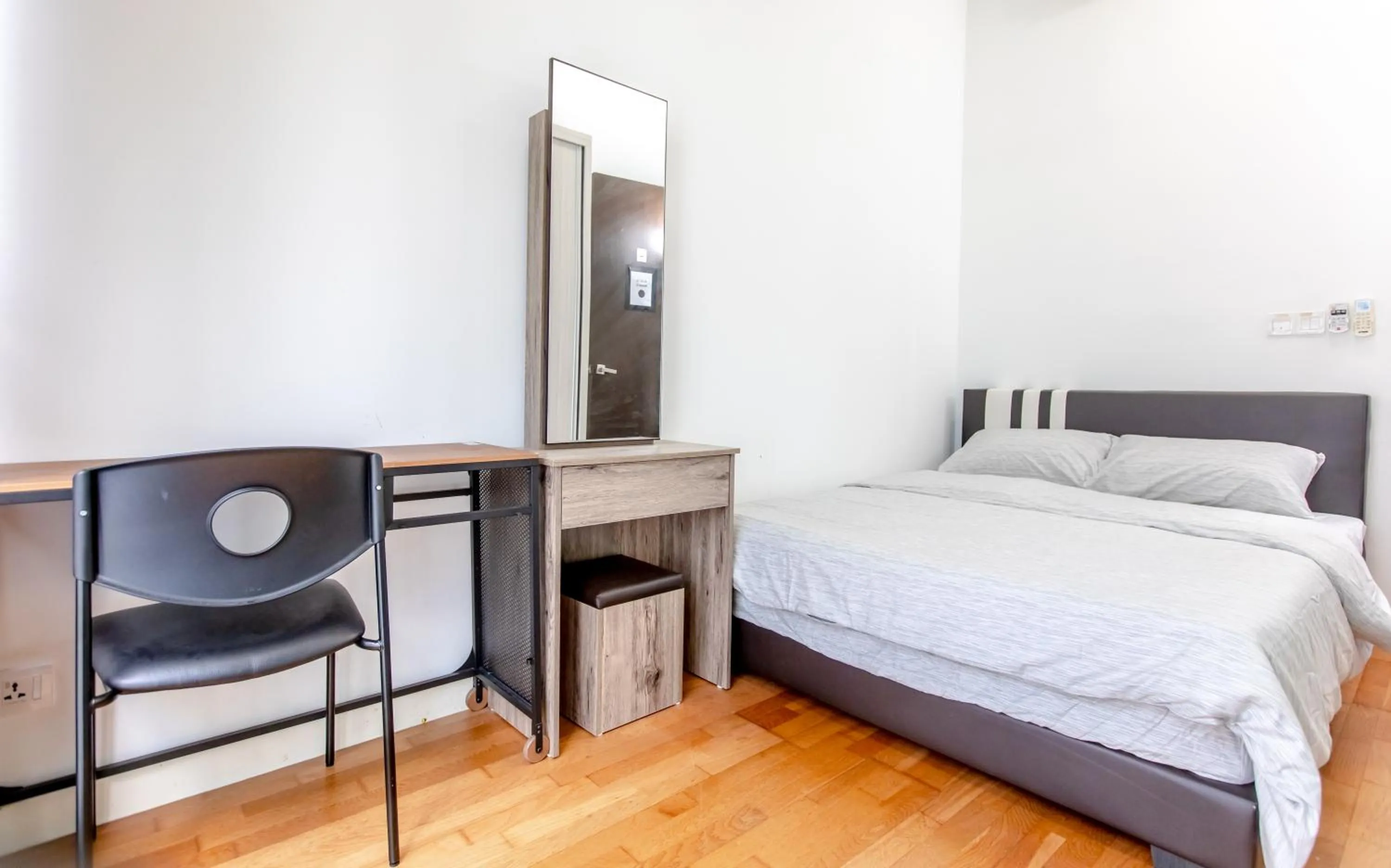 Standard Double Room with Shared Bathroom in Rex Ollie @ The Elements Ampang