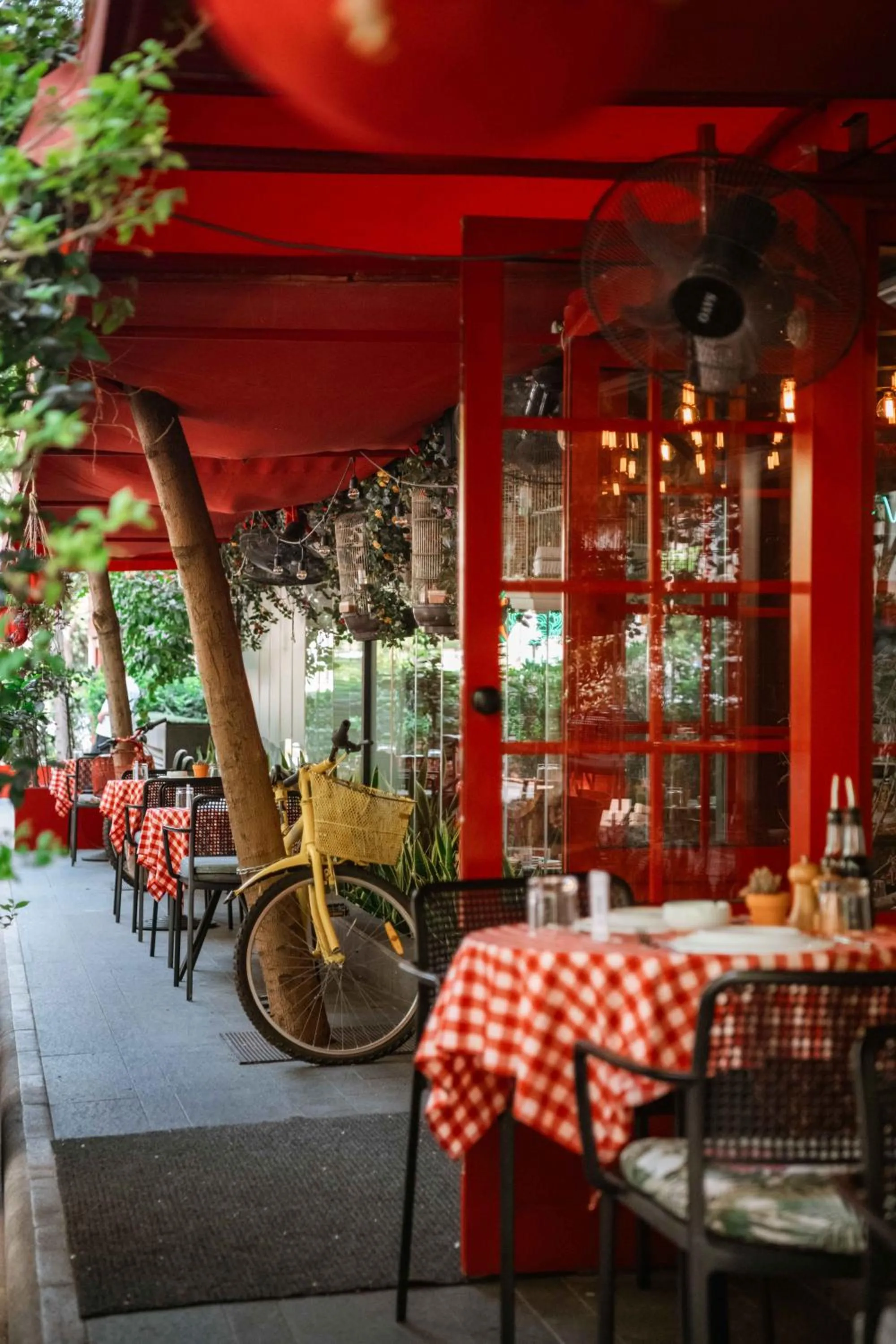 Restaurant/places to eat in The Smallville Hotel