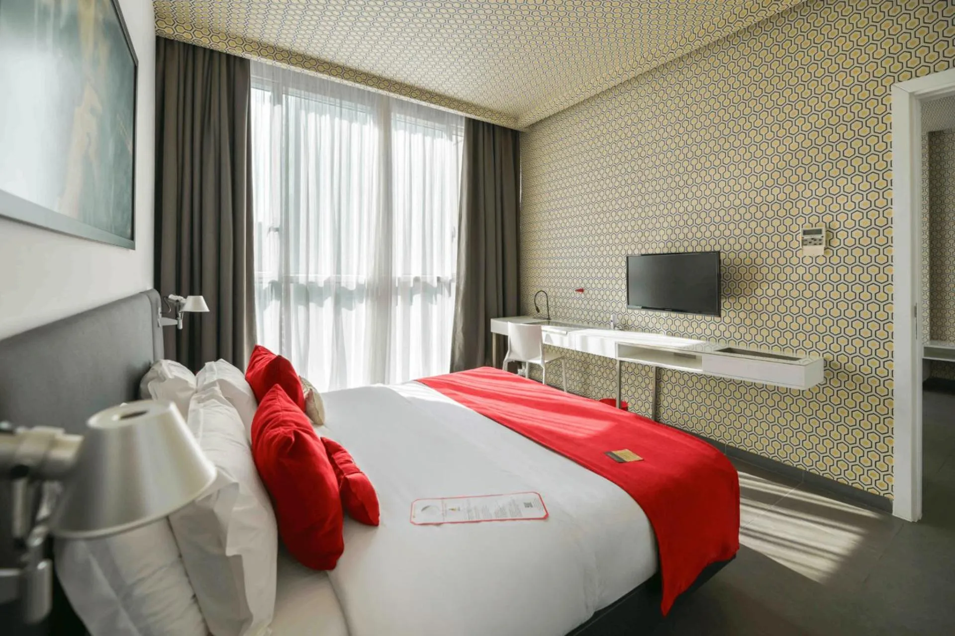 Bedroom, Bed in The Smallville Hotel