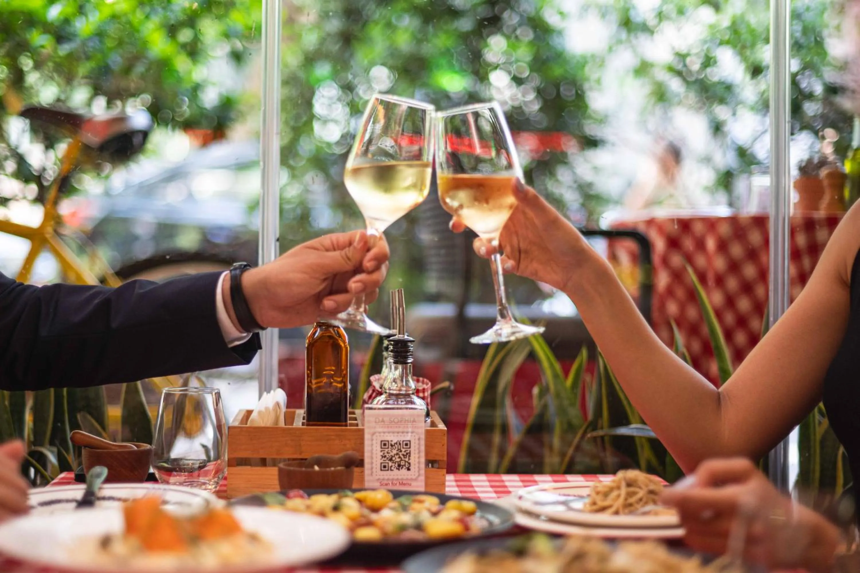 Restaurant/places to eat in The Smallville Hotel