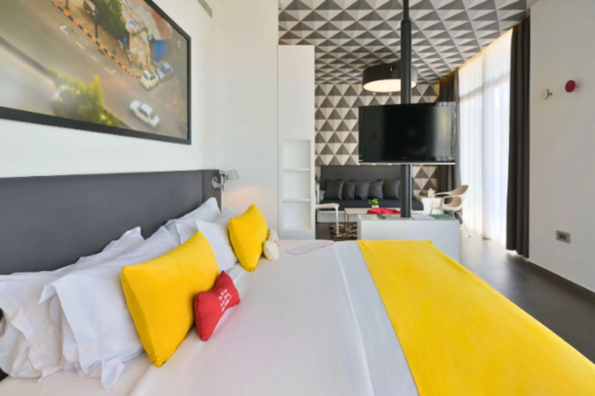 Bedroom, Bed in The Smallville Hotel