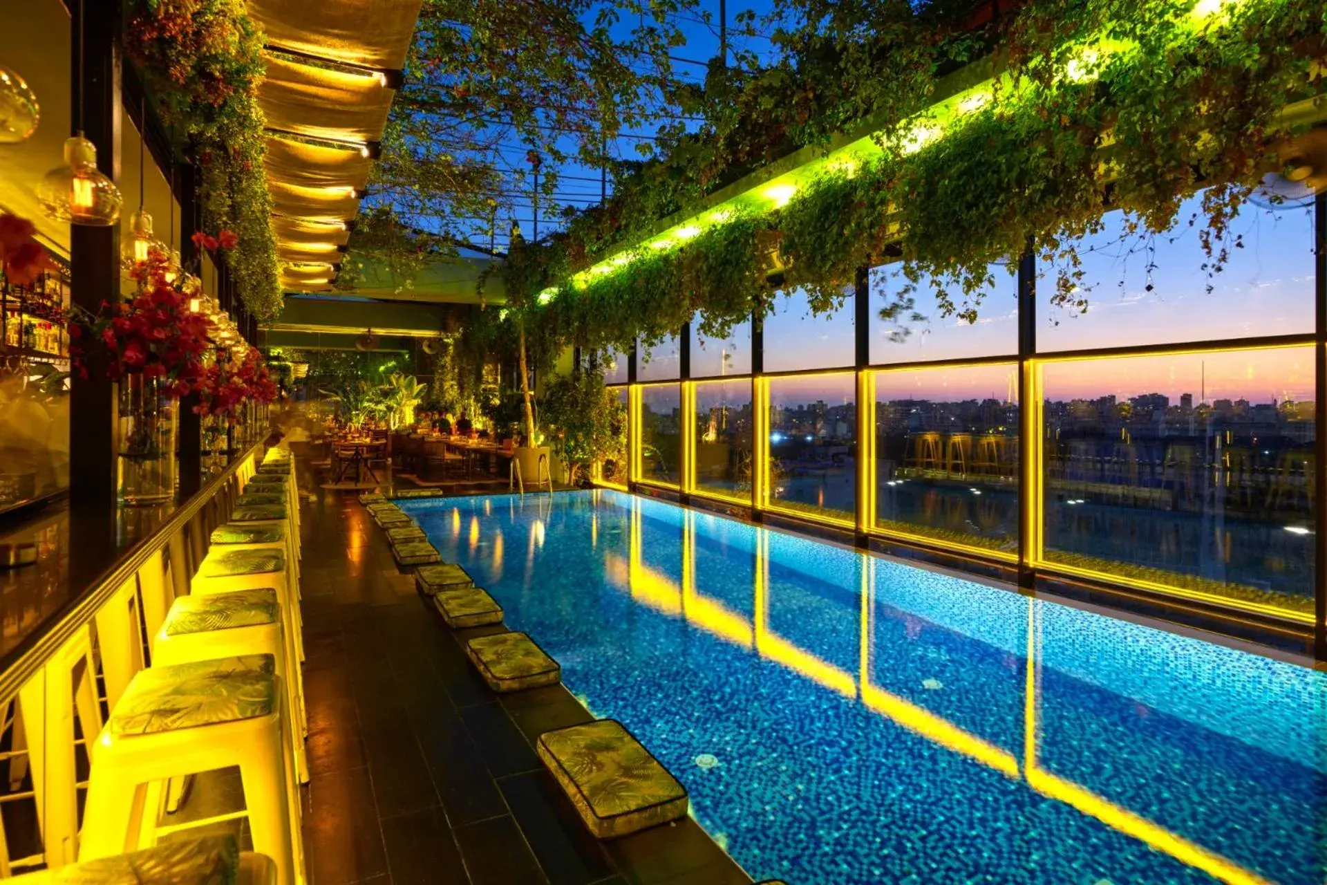 Swimming pool in The Smallville Hotel Swimming pool in The Smallville Hotel