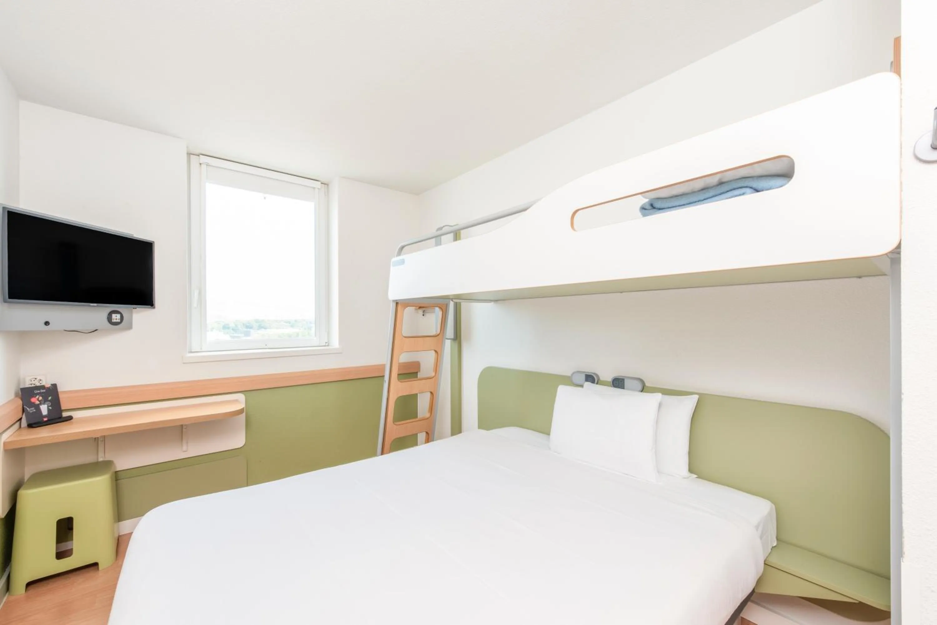 bunk bed, Bed in ibis budget Bern Expo
