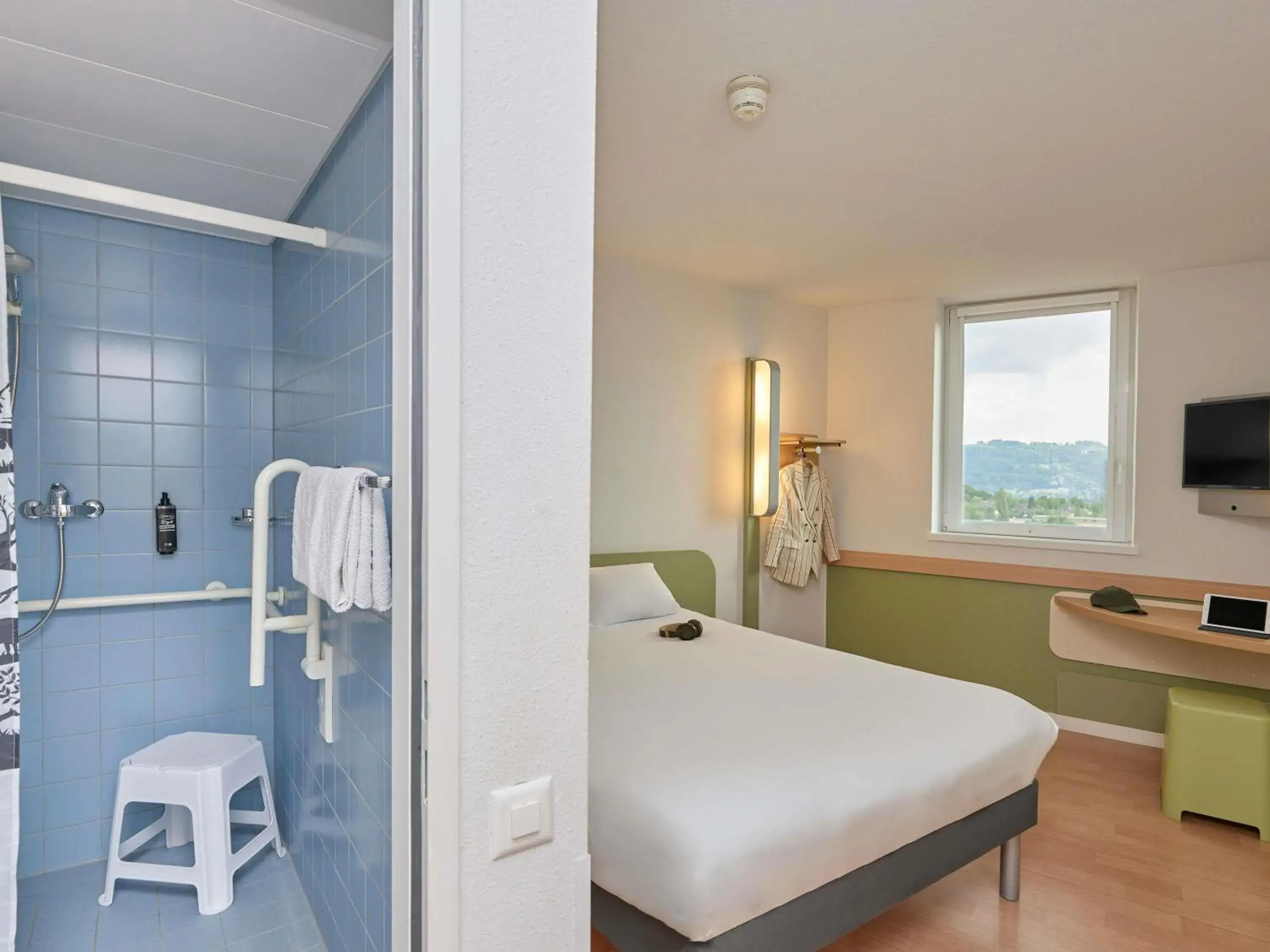 Bedroom, Bed in ibis budget Bern Expo Bedroom, Bed in ibis budget Bern Expo