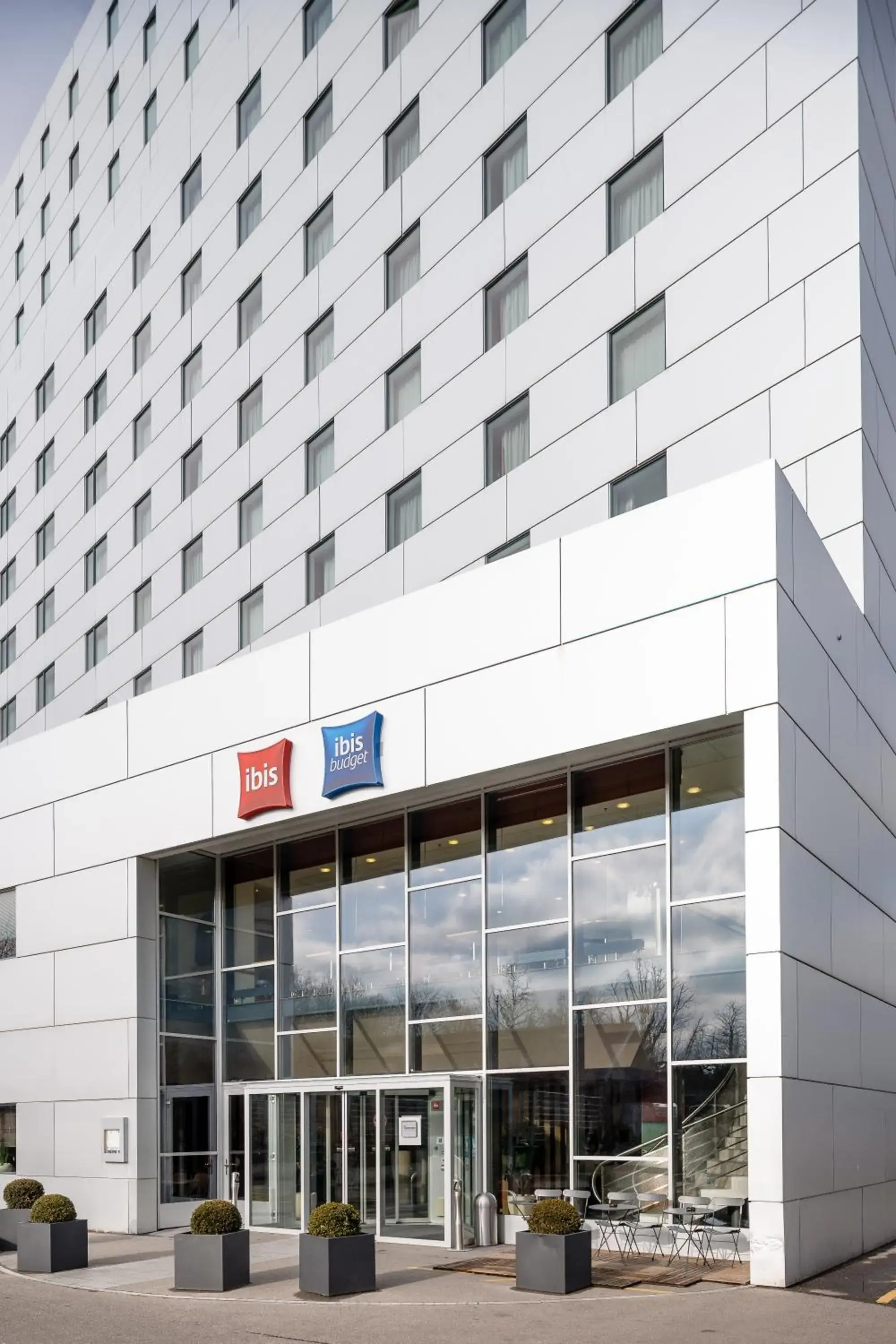 Facade/entrance in ibis budget Bern Expo Facade/entrance in ibis budget Bern Expo