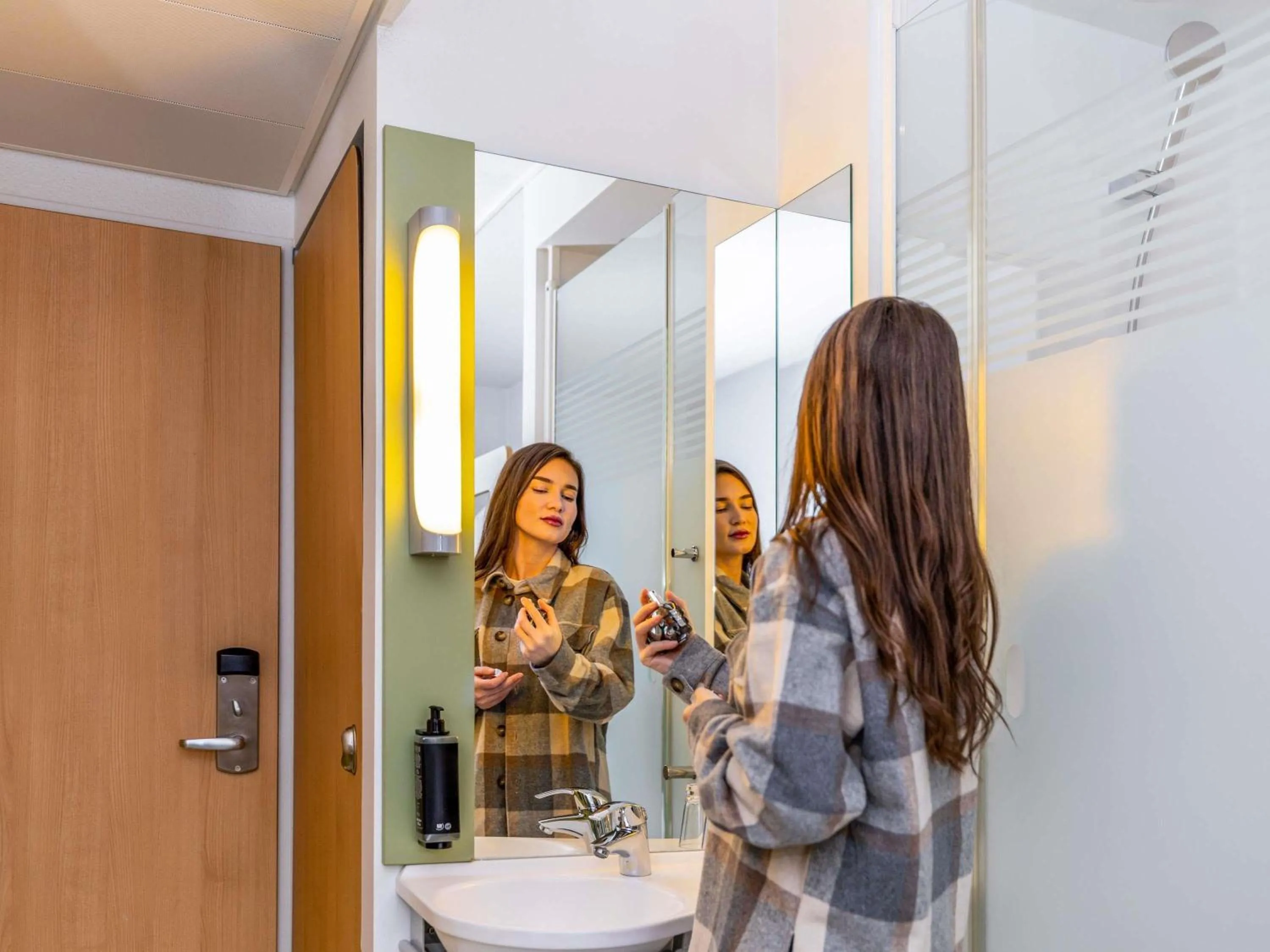 Bedroom in ibis budget Zurich City West