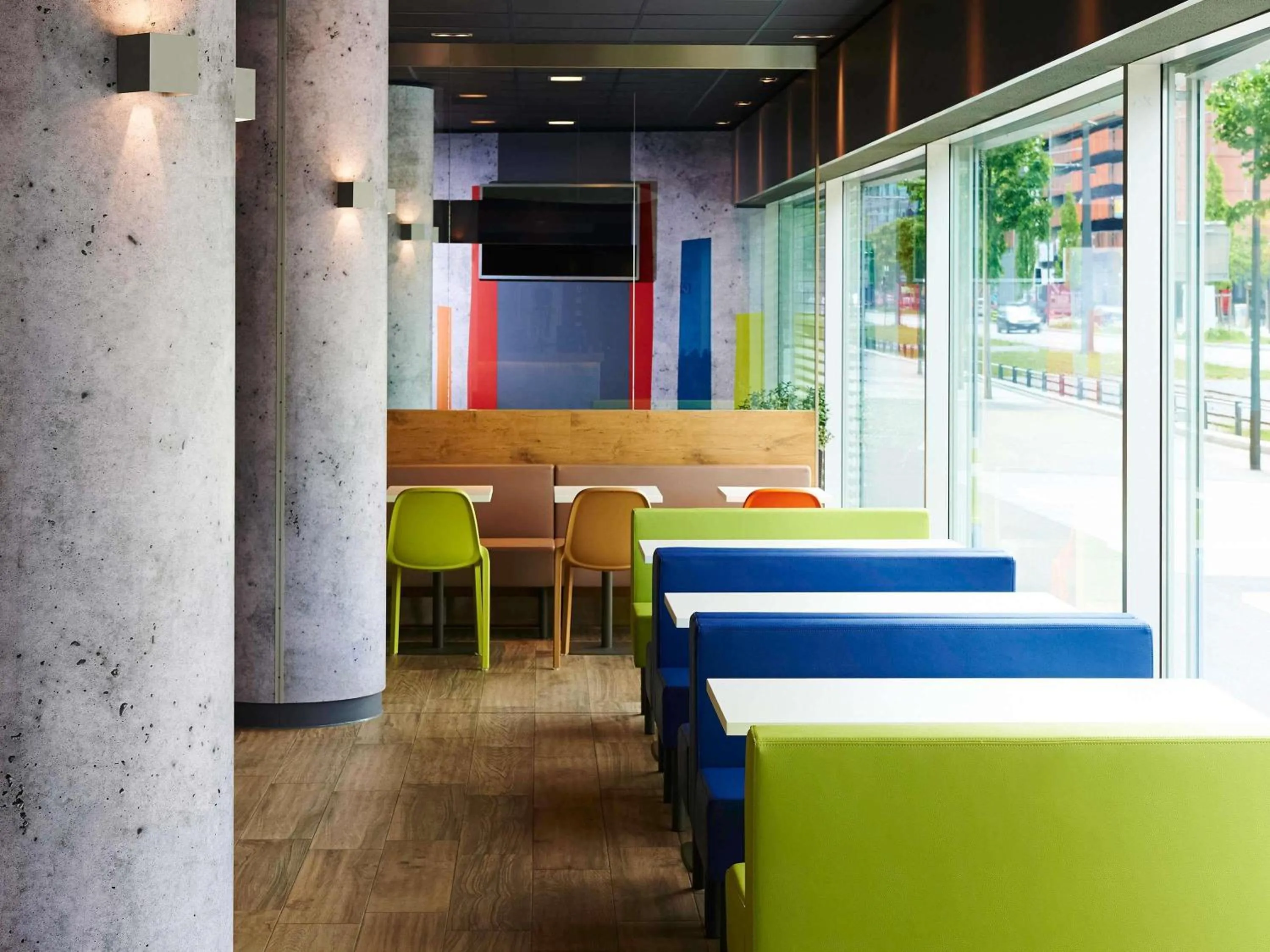 Property building in ibis budget Zurich City West