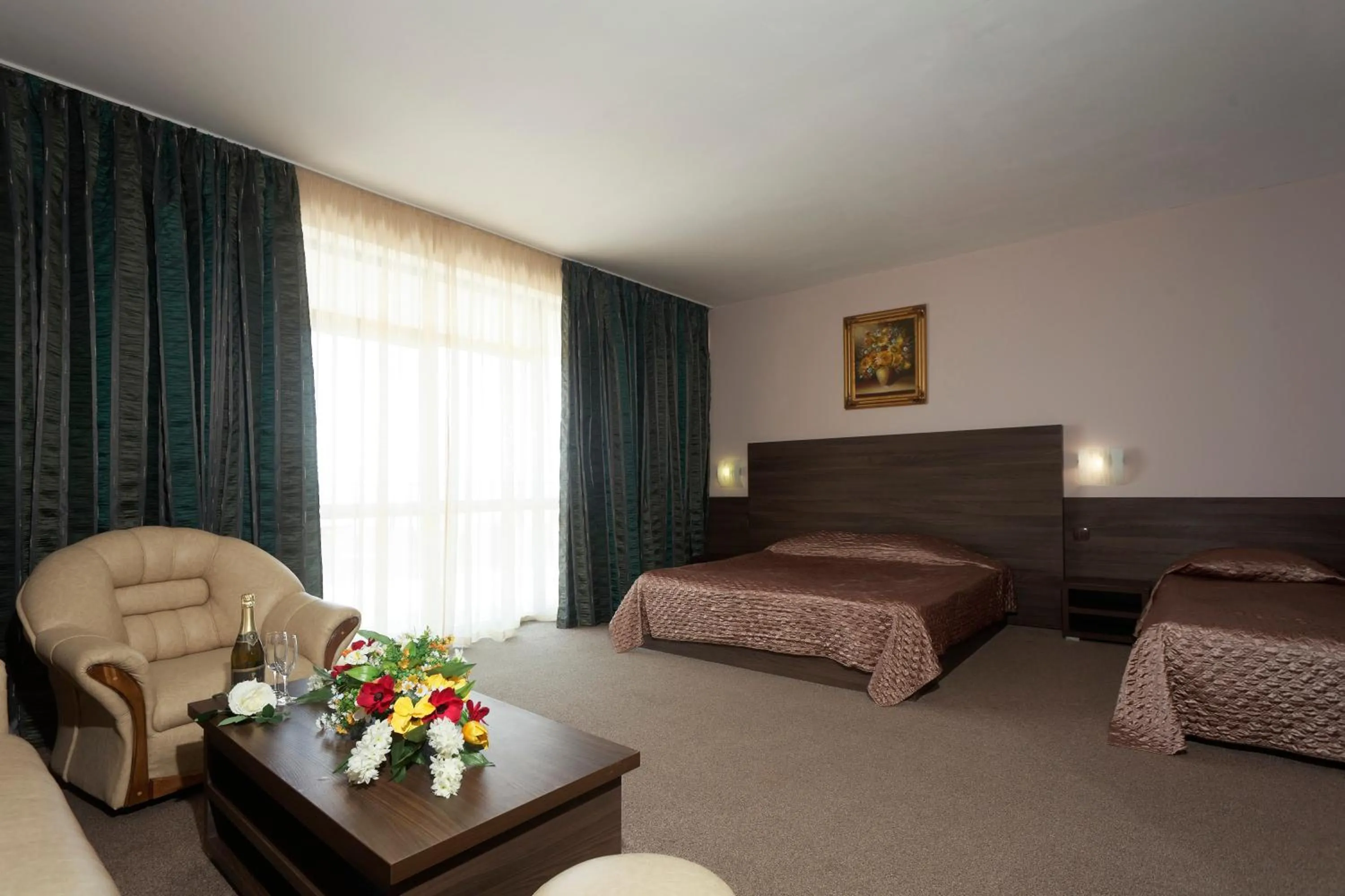 Living room, Bed in Elena Hotel and Wellness - All Inclusive