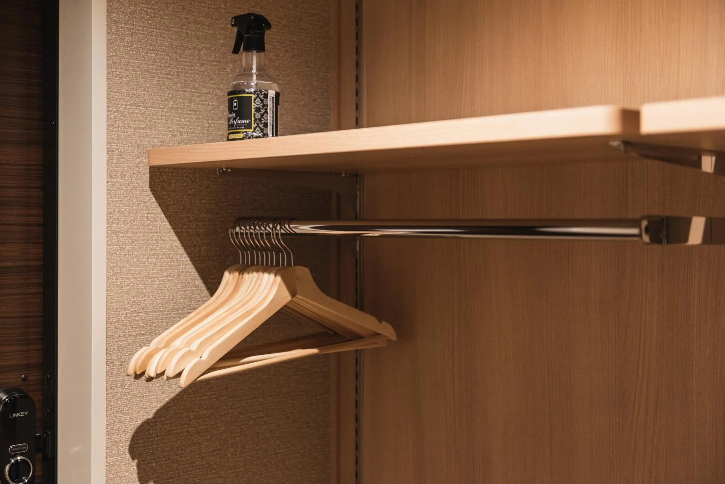 Photo of the whole room in GRAND BASE Beppu Ekihigashi