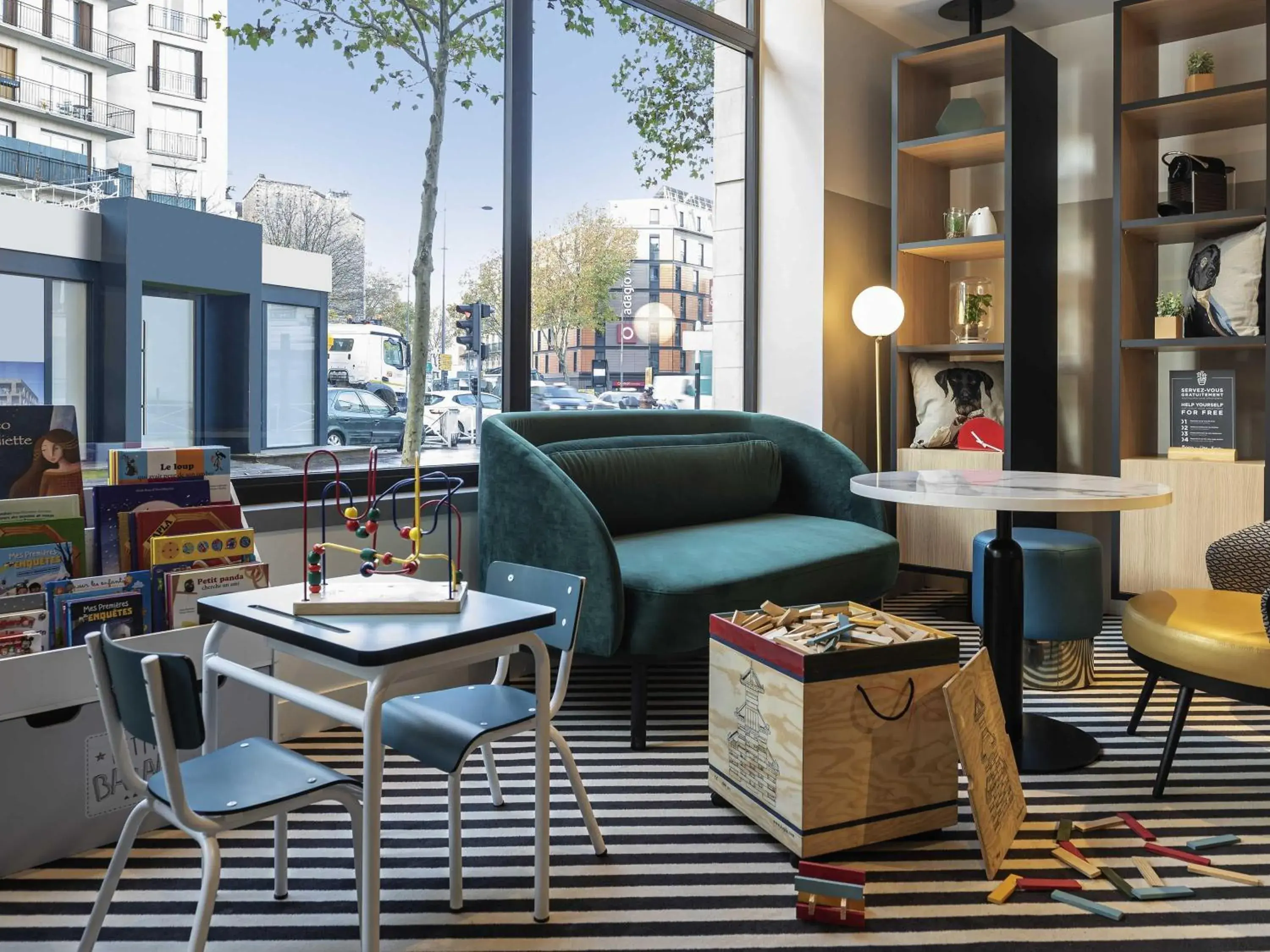 Property building in Aparthotel Adagio Paris Montrouge Property building in Aparthotel Adagio Paris Montrouge