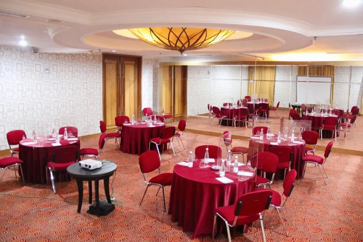 Banquet Facilities in The Bellezza Suites