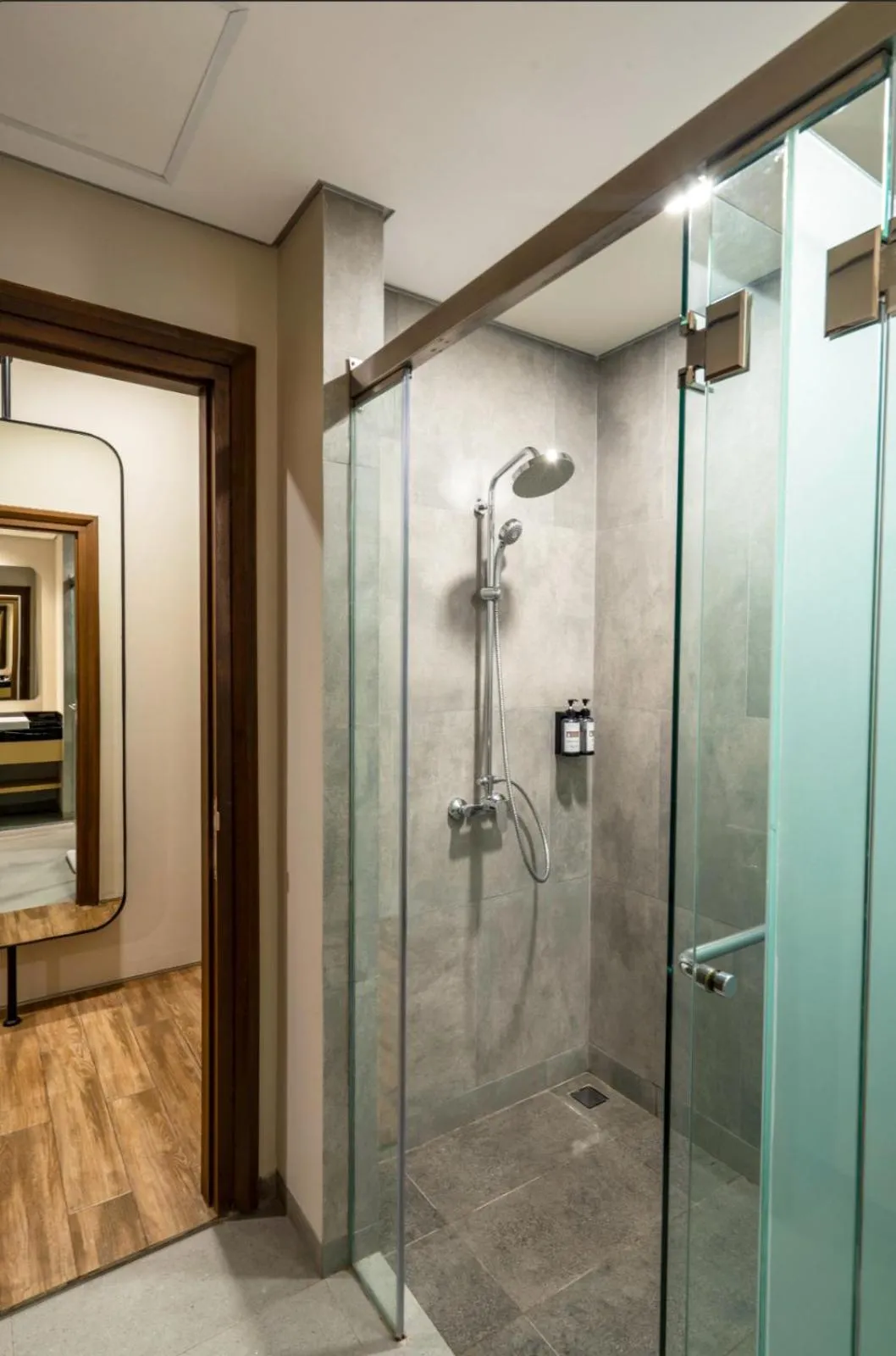 Shower in The Bellezza Suites by Nemuru