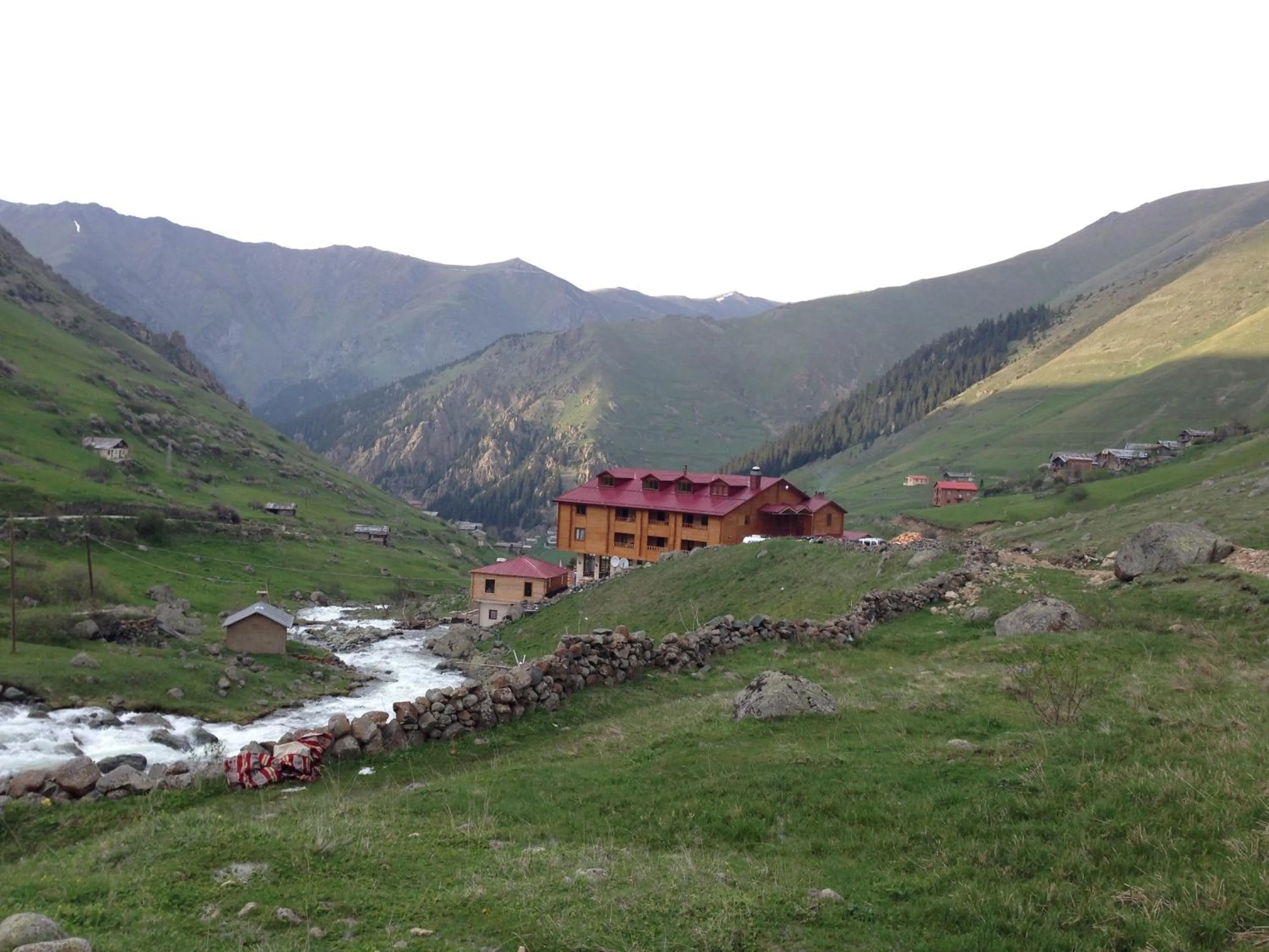 Facade/entrance in Yedigoller Hotel & Restaurant