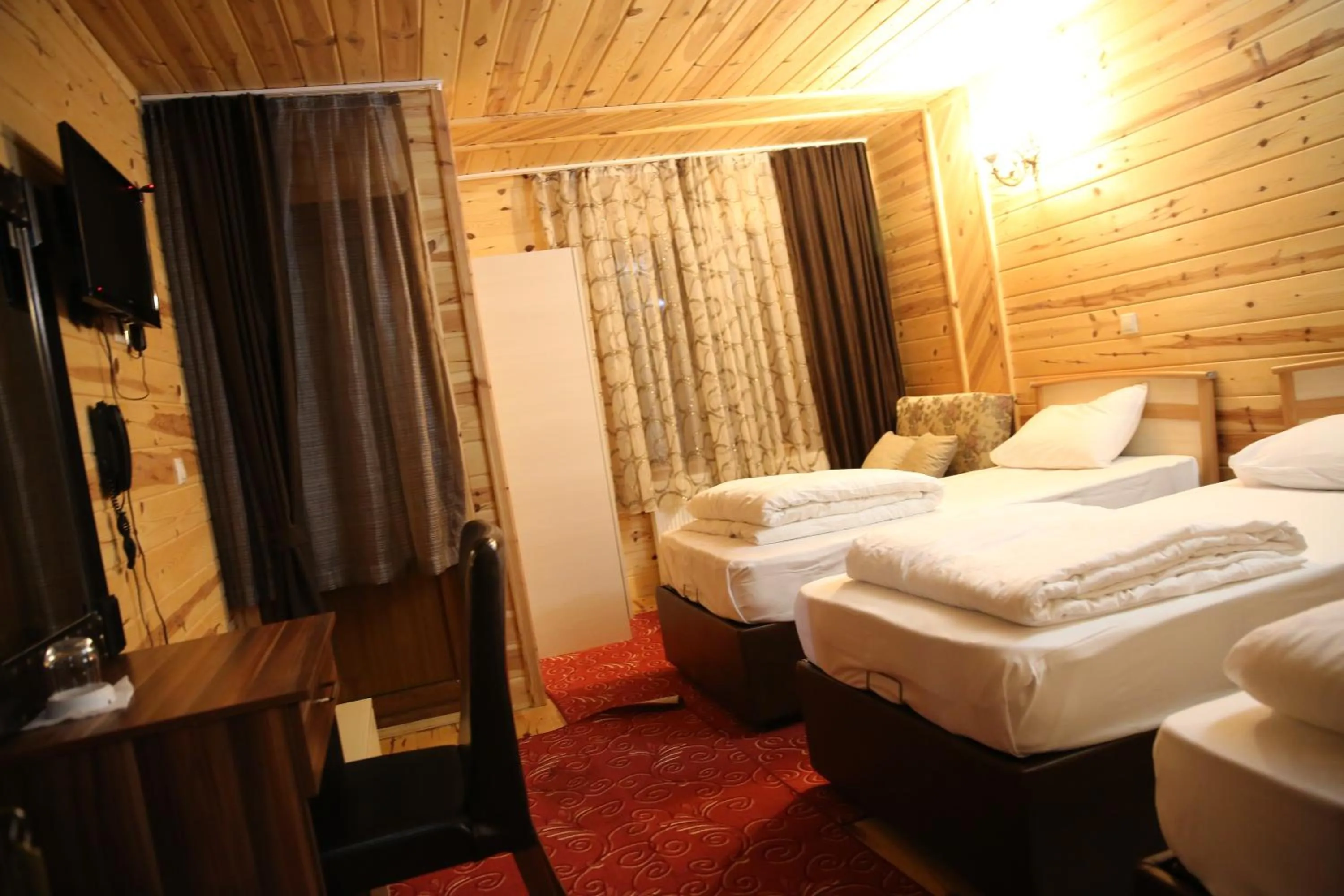 Bed in Yedigoller Hotel & Restaurant