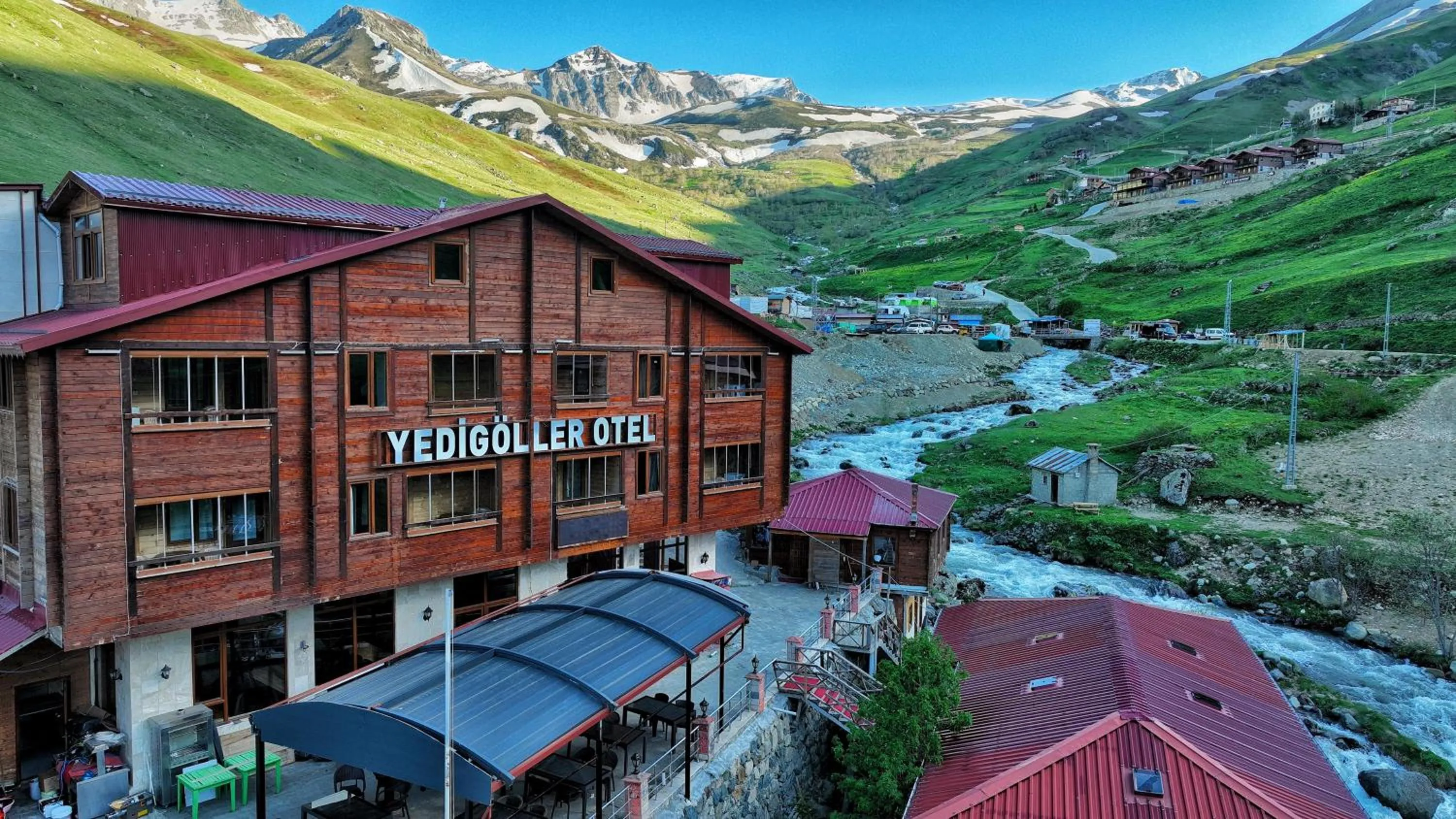Yedigoller Hotel & Restaurant