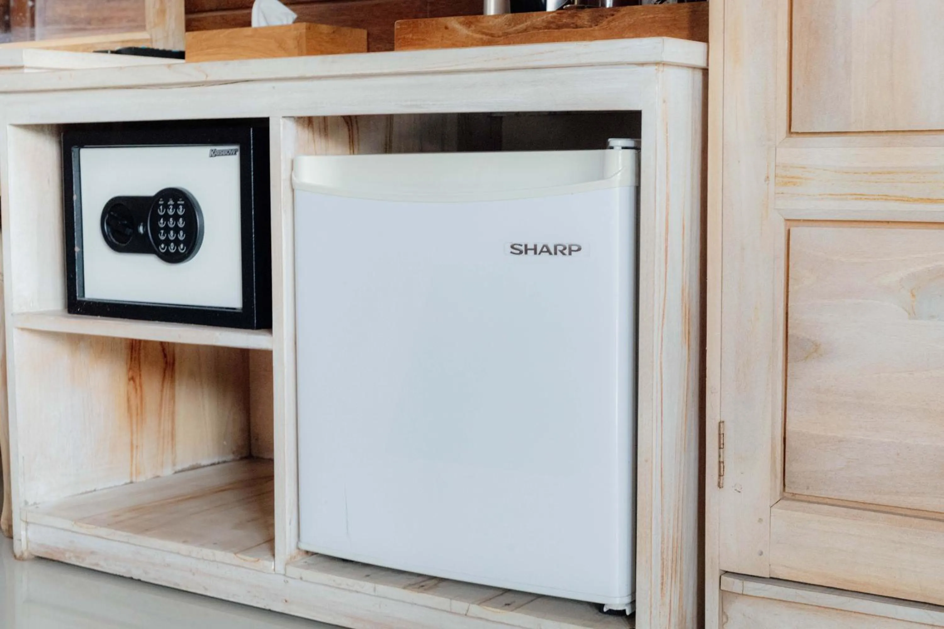 minibar in Reynten Hill