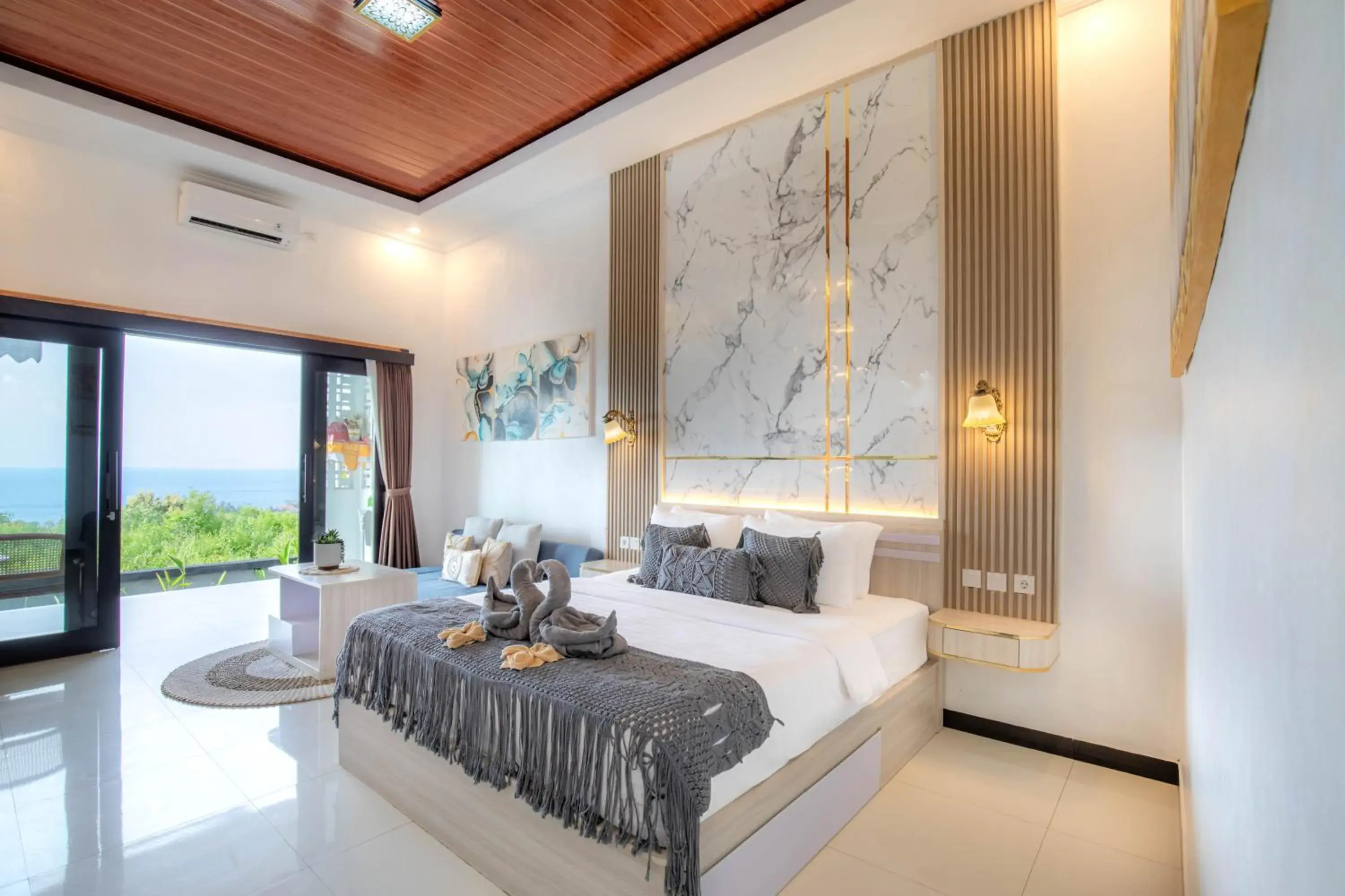 Deluxe Suite with Sea View in Reynten Hill Deluxe Suite with Sea View in Reynten Hill