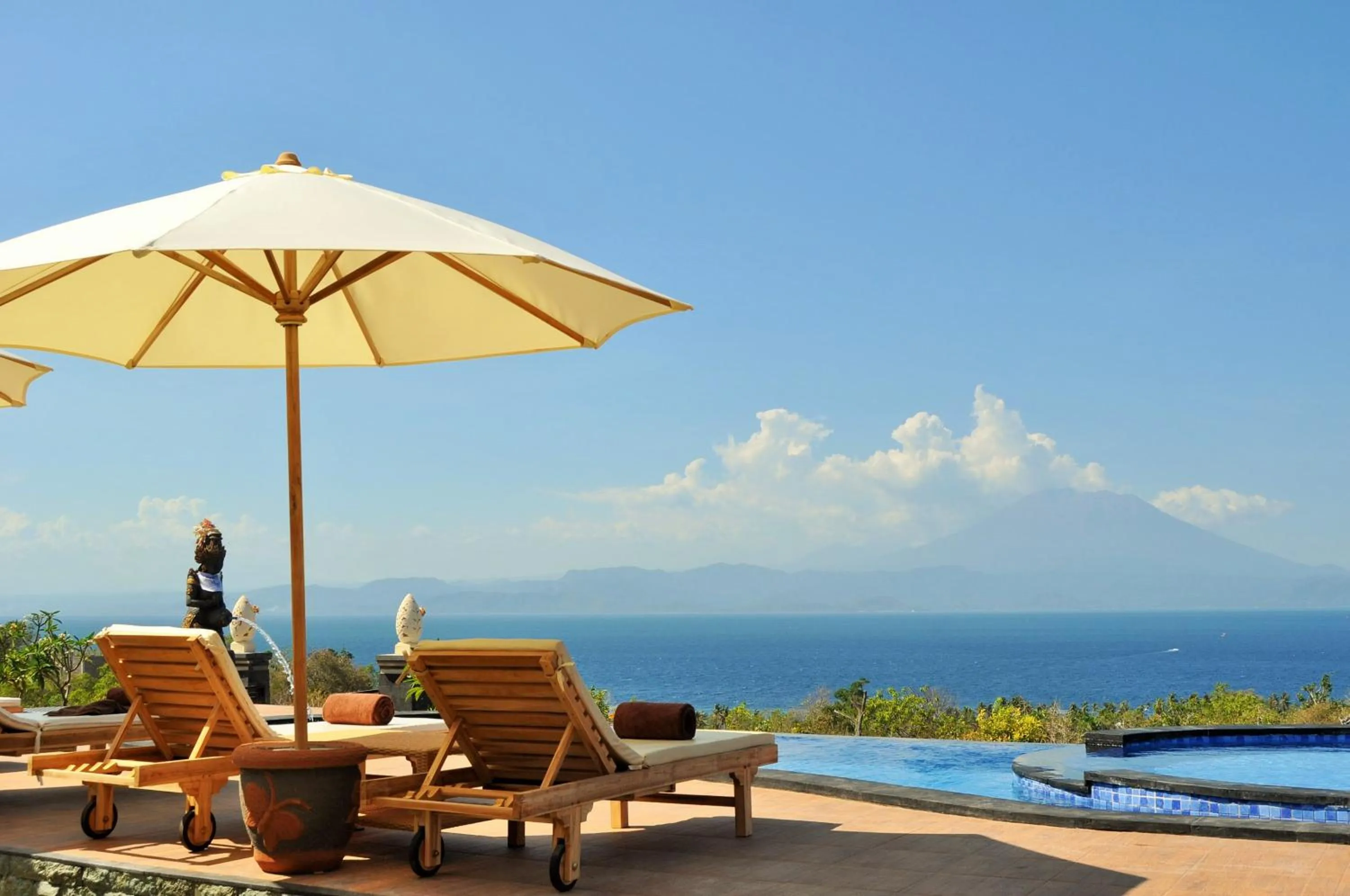 Garden view in Reynten Hill