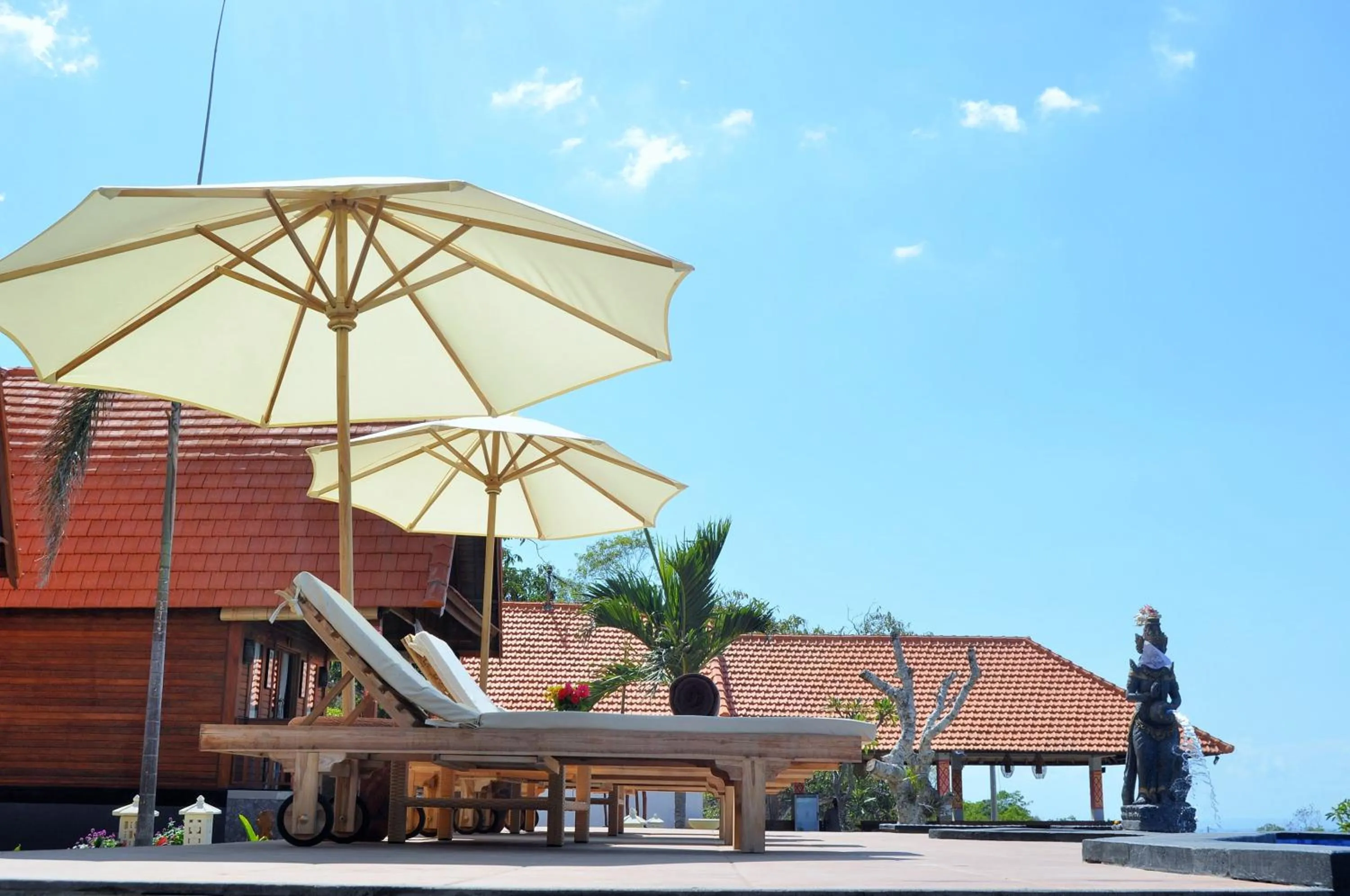 Garden view in Reynten Hill