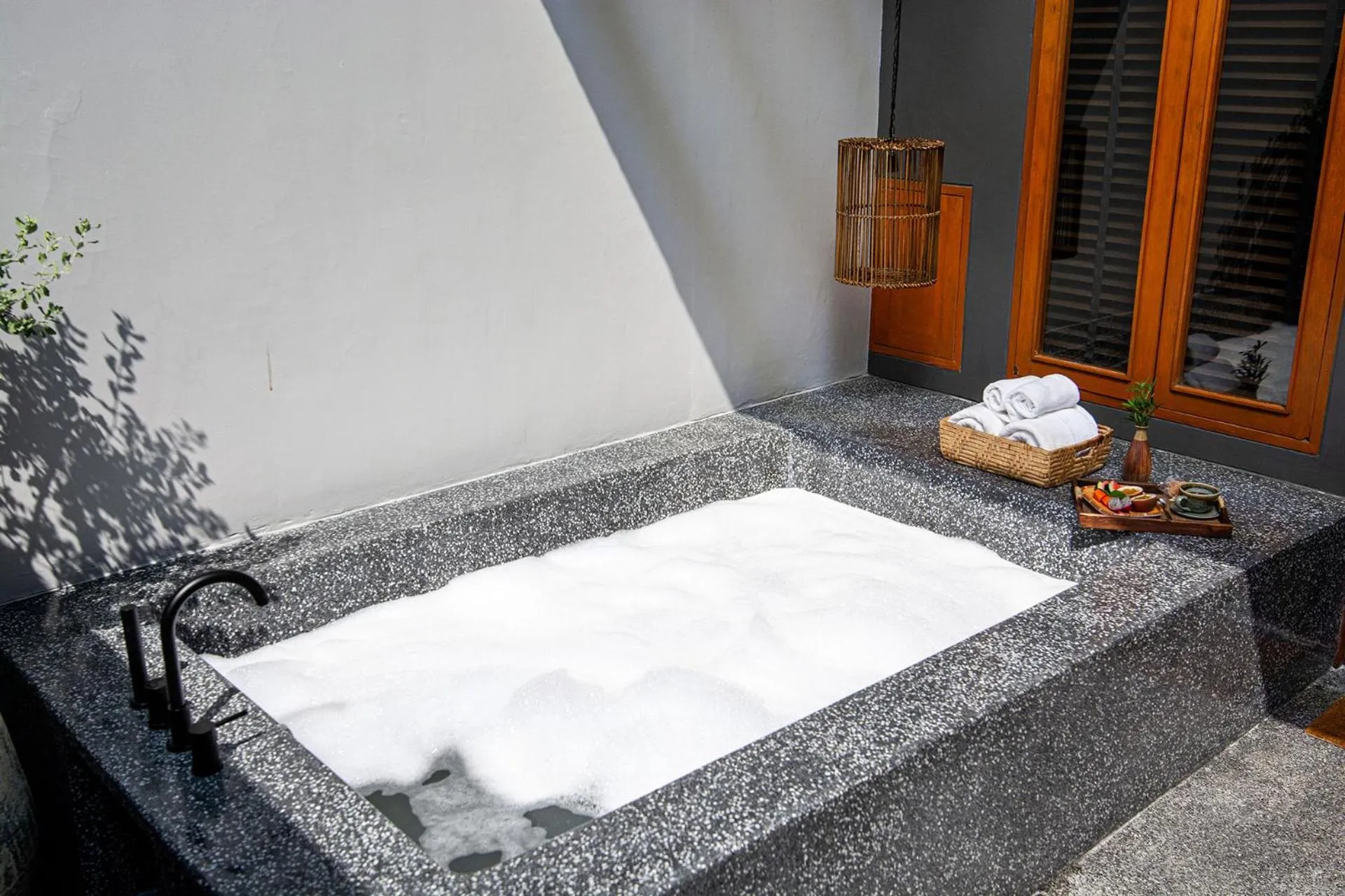 Bath in Hotel Loy Chiang Mai