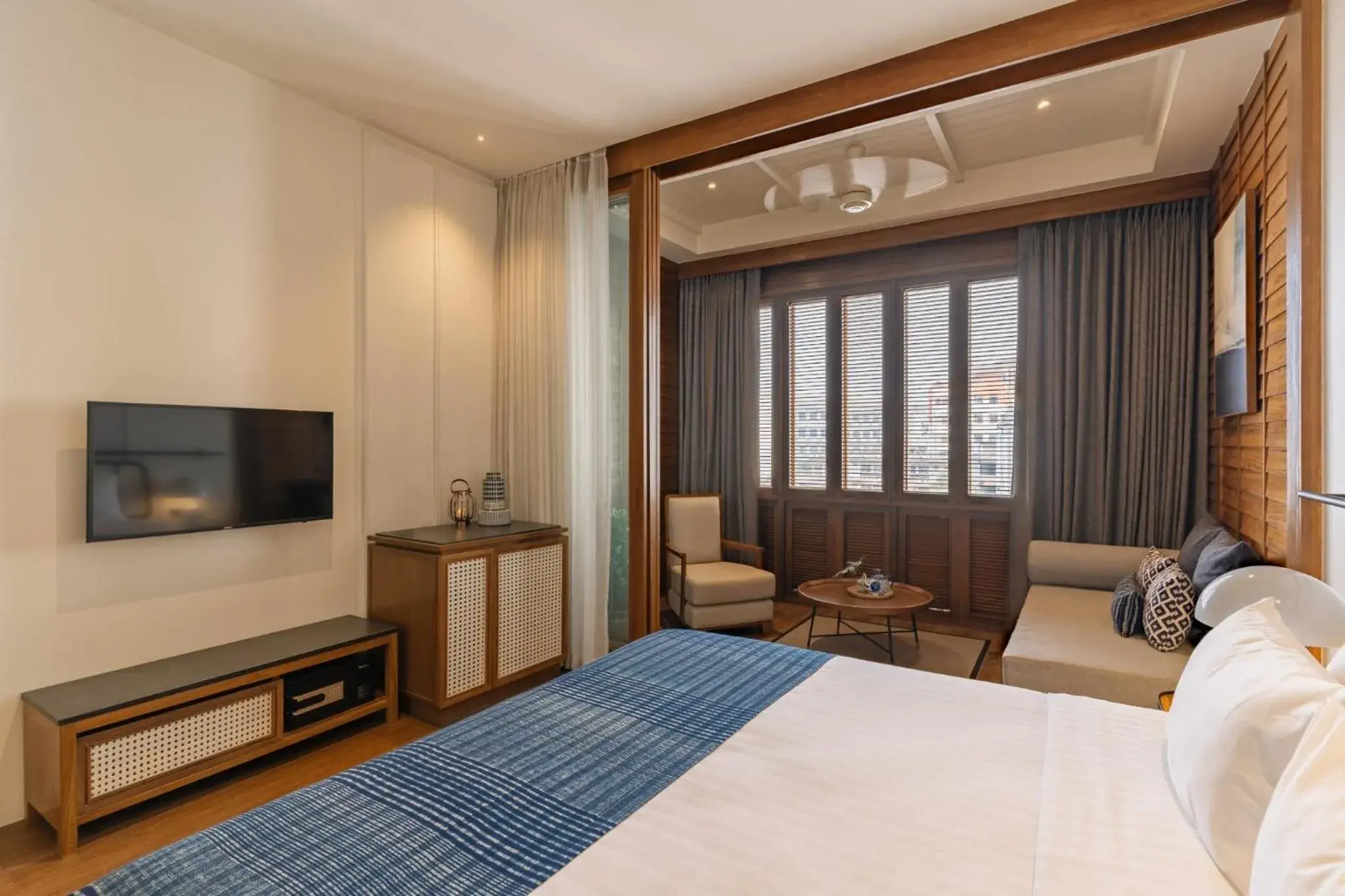 Photo of the whole room, Bed in Hotel Loy Chiang Mai Photo of the whole room, Bed in Hotel Loy Chiang Mai