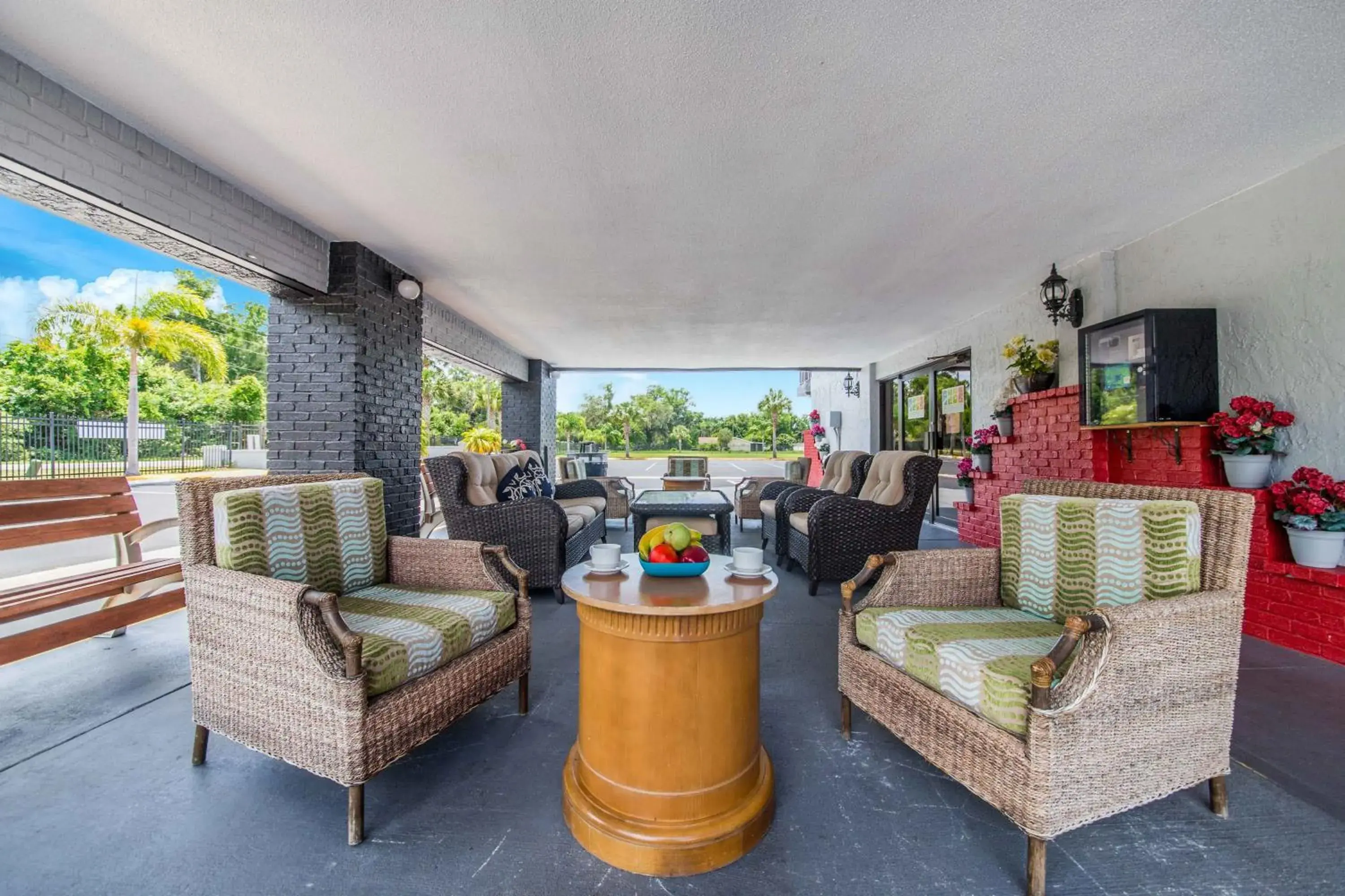 Seating area in Seasons Florida Resort Seating area in Seasons Florida Resort