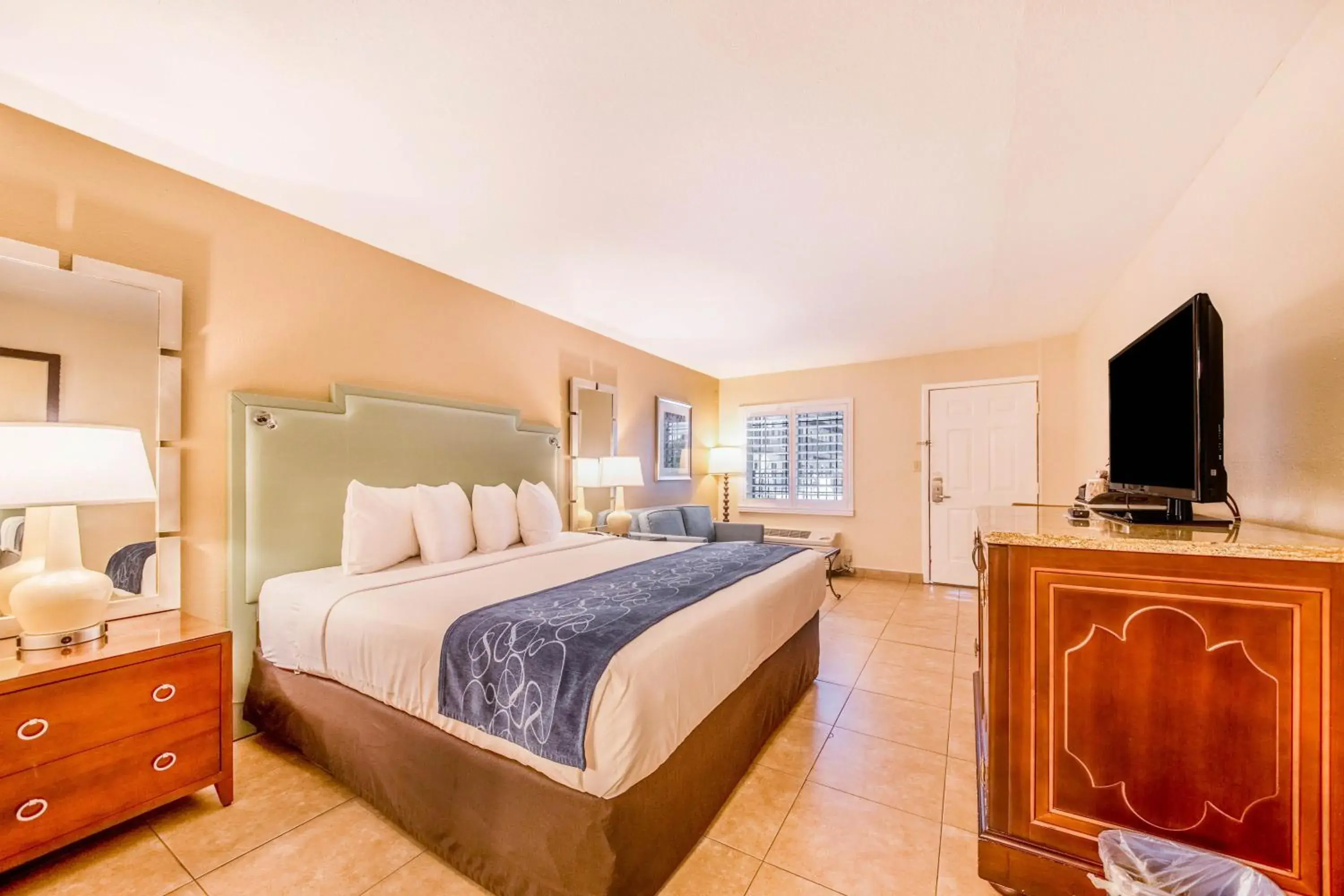 Bedroom, Bed in Seasons Florida Resort Bedroom, Bed in Seasons Florida Resort