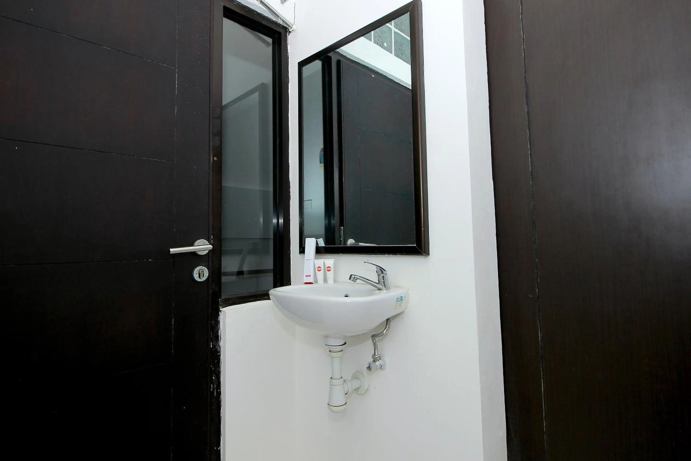 Bathroom in Hotel O Jati Exclusive Homestay